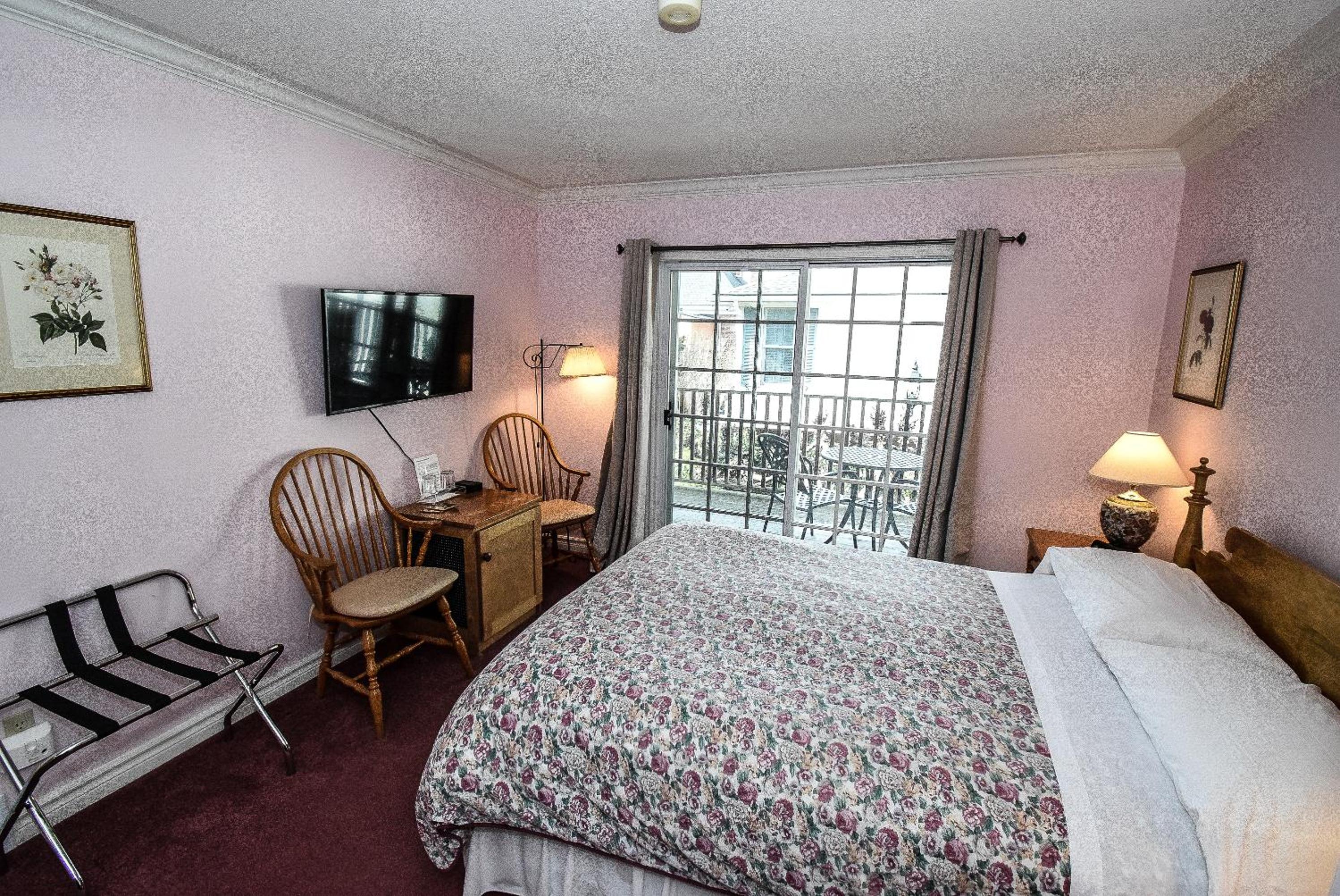 Queen Room with Garden View photo 3