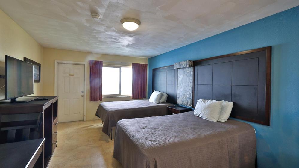 Double Room with Balcony or Patio -  Oceant Front  - Photo 23