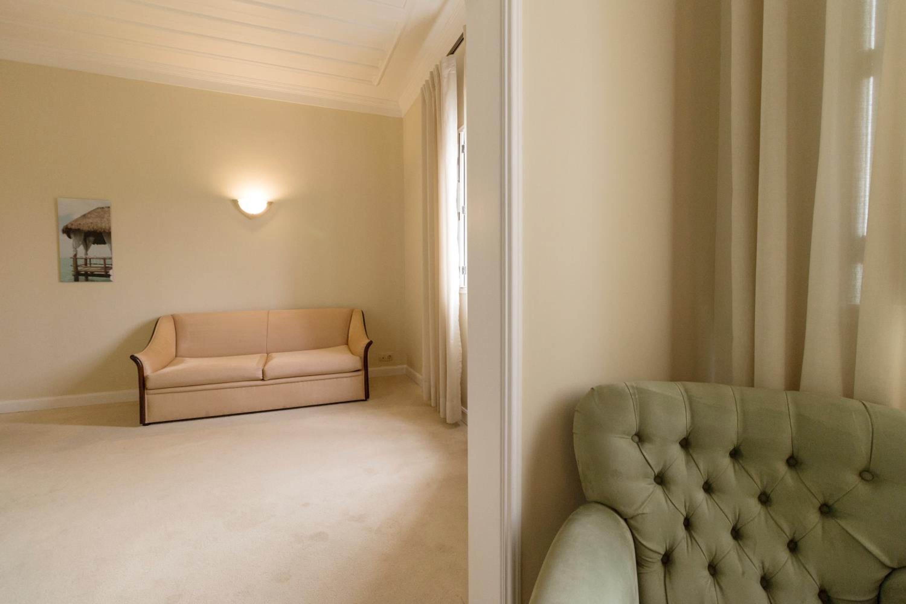 Family Suite - Photo 9
