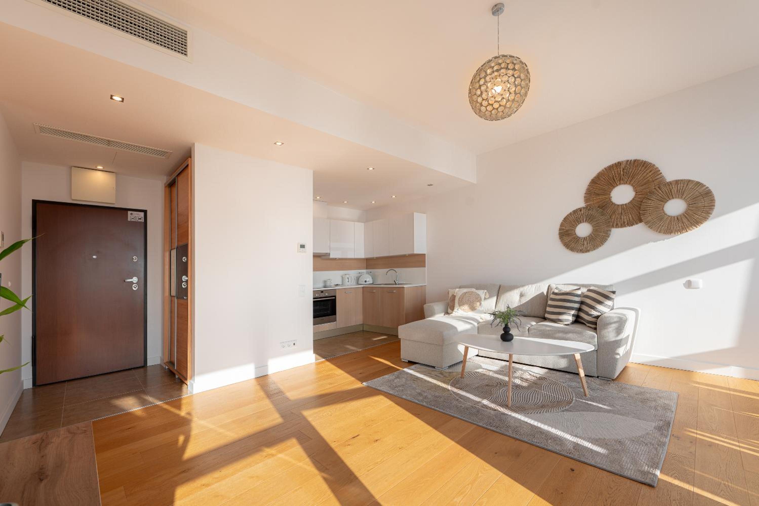 One-Bedroom Apartment with Side Sea View IV