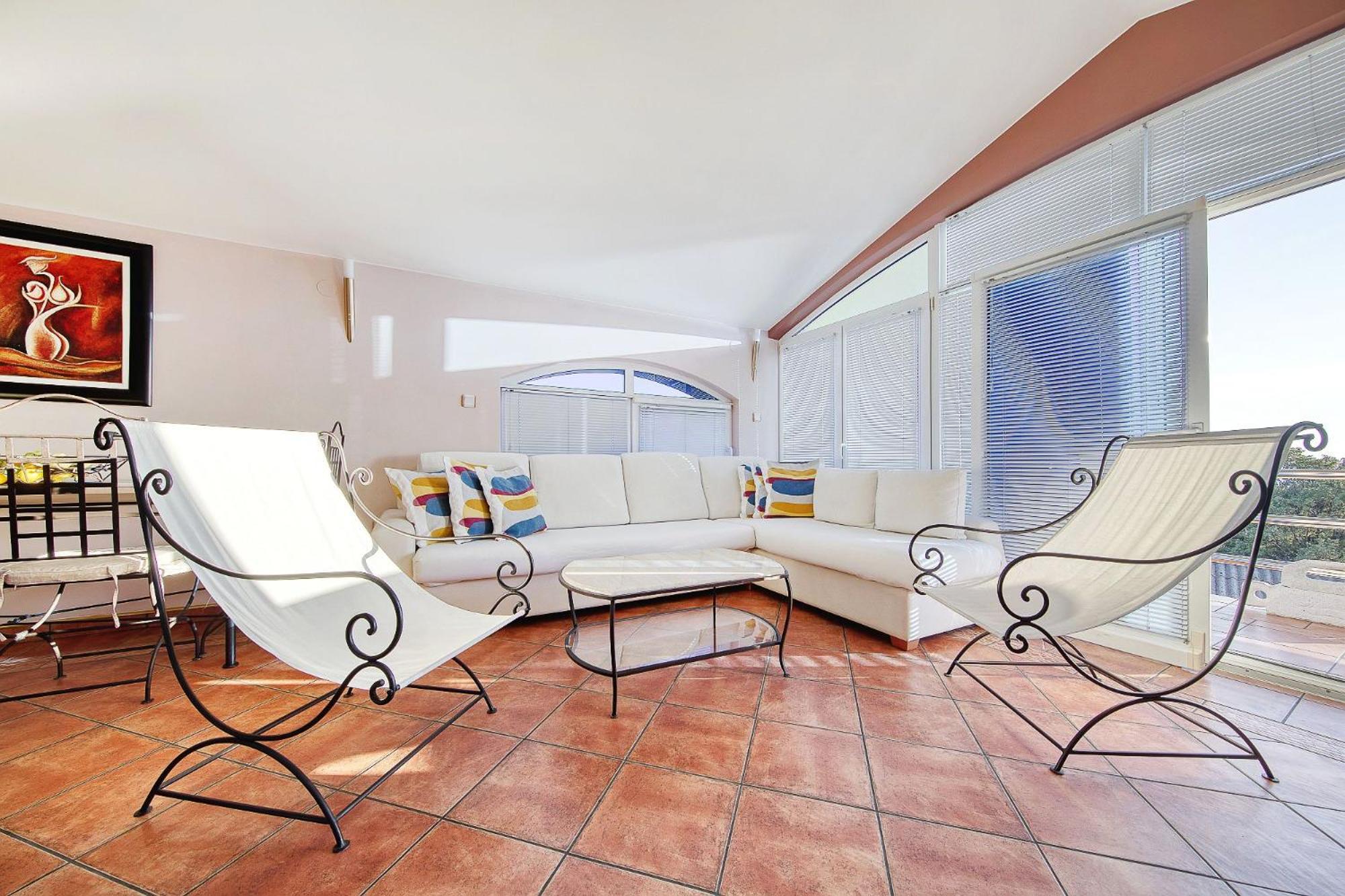 Villa photo 1
