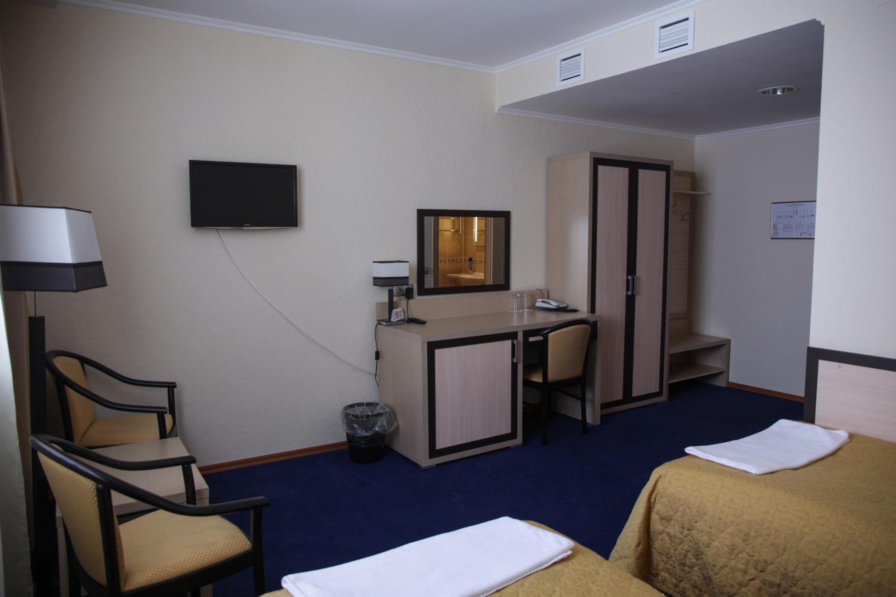 Twin Room - Photo 1