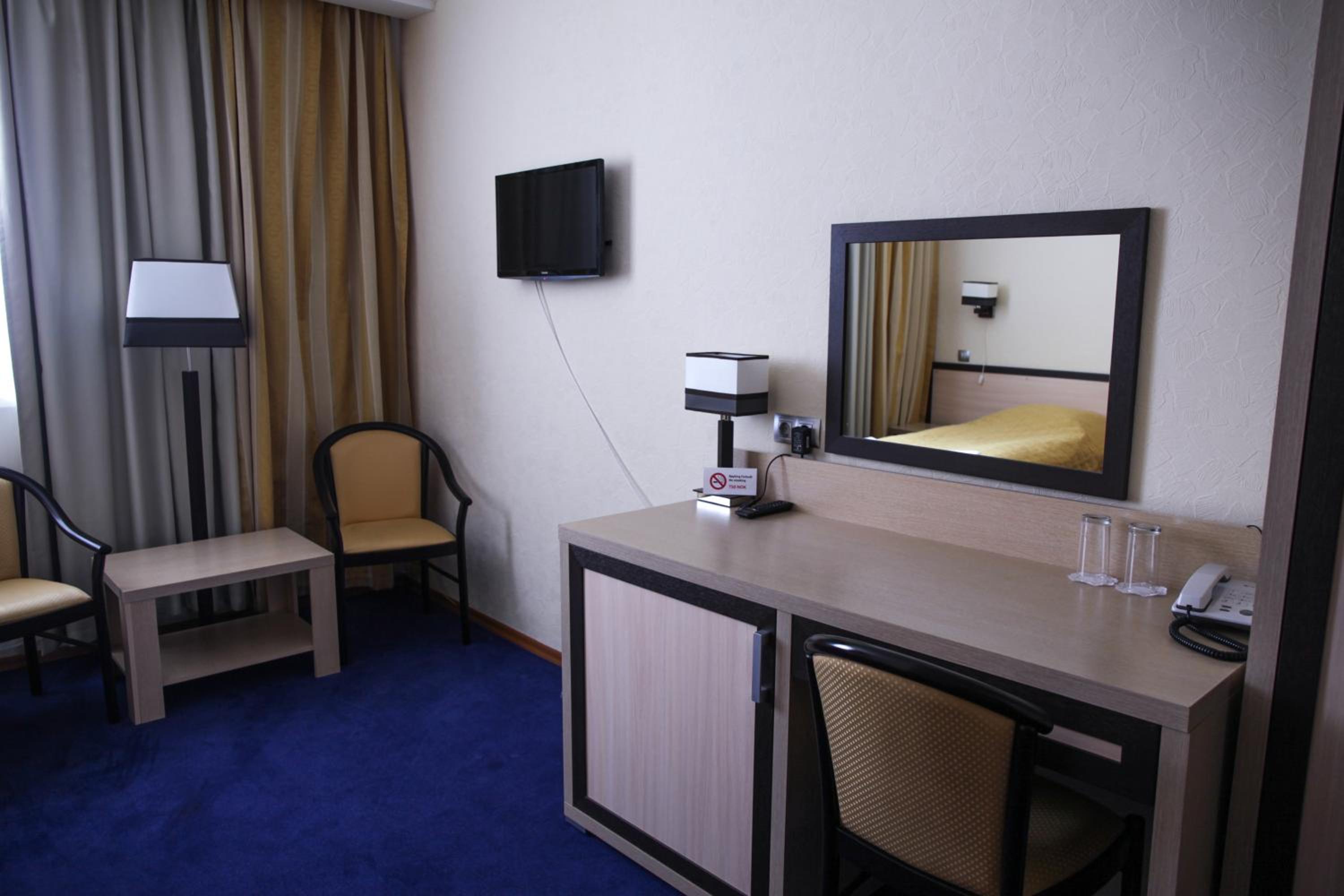 Twin Room - Photo 4