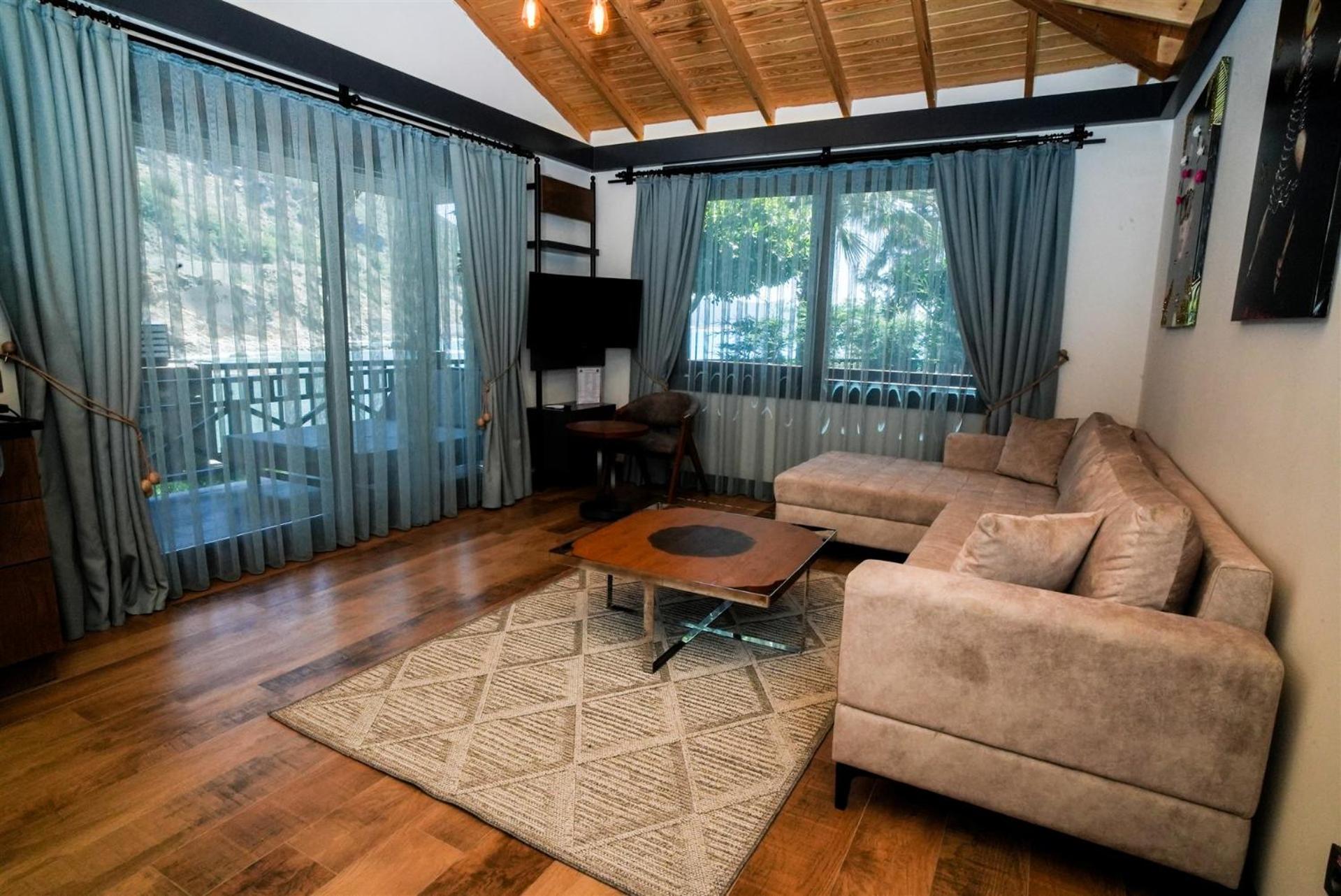 Eros Suite - Photo 1