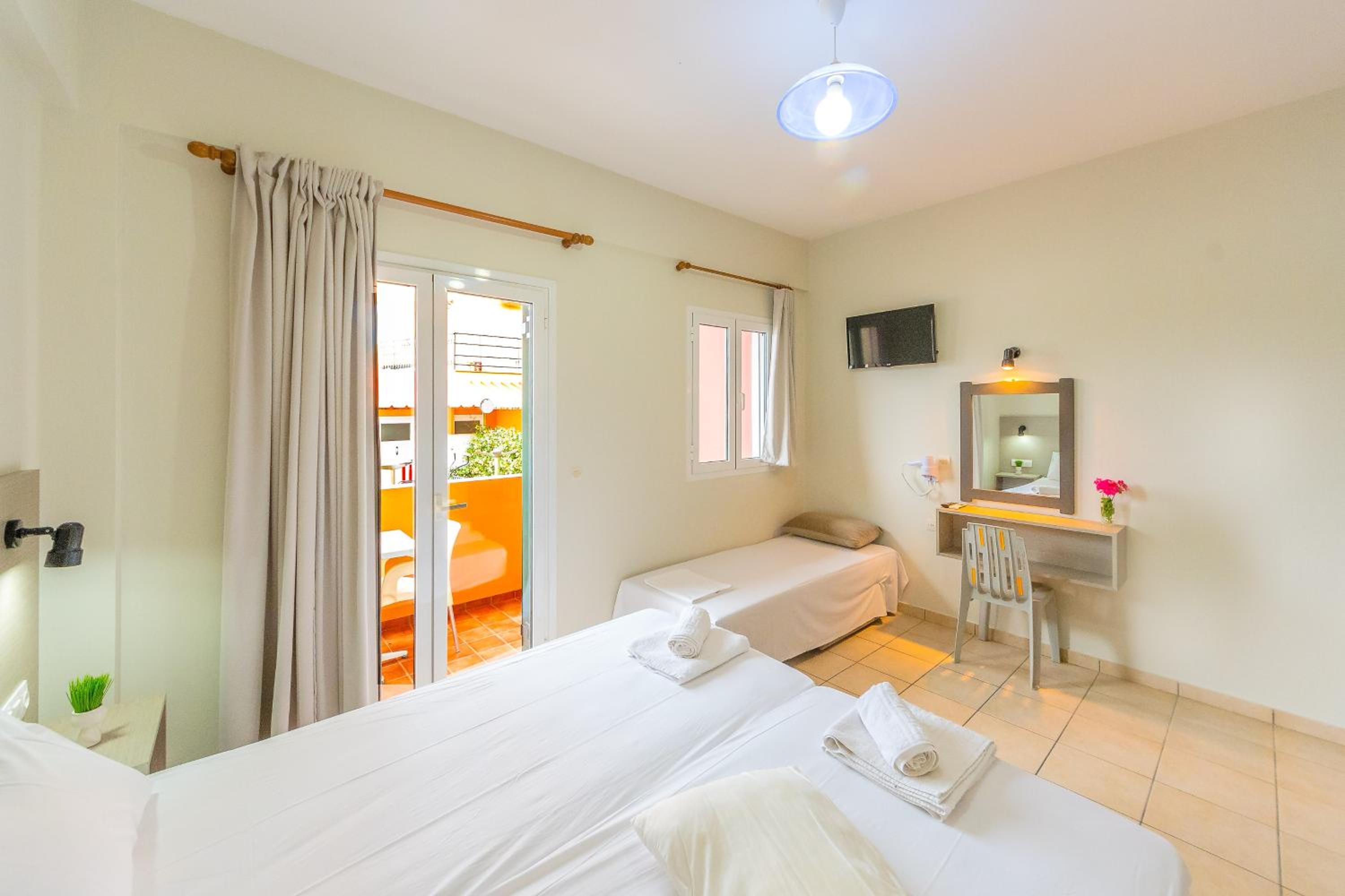 Triple Room with View photo 3