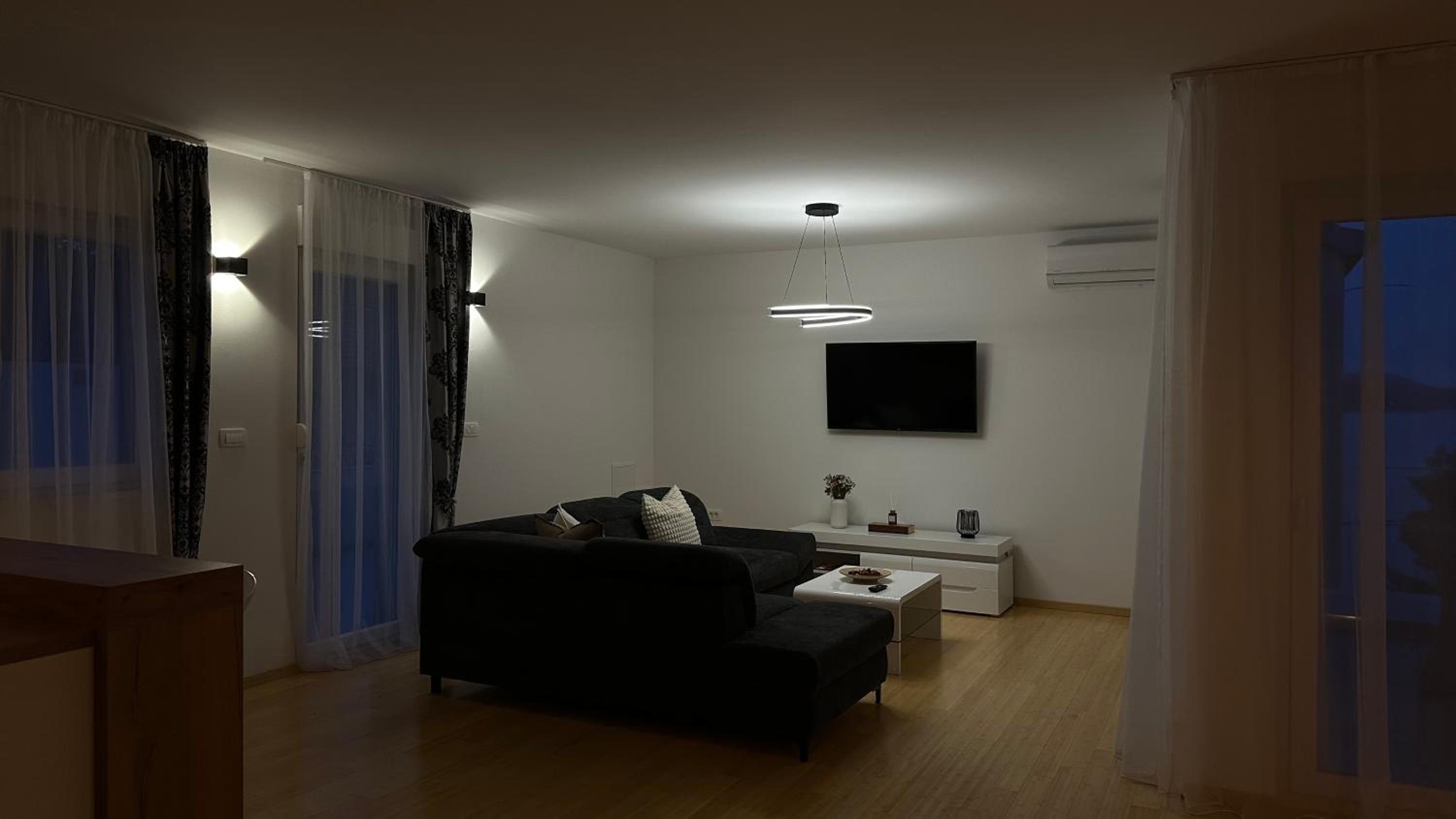 Apartment photo 1
