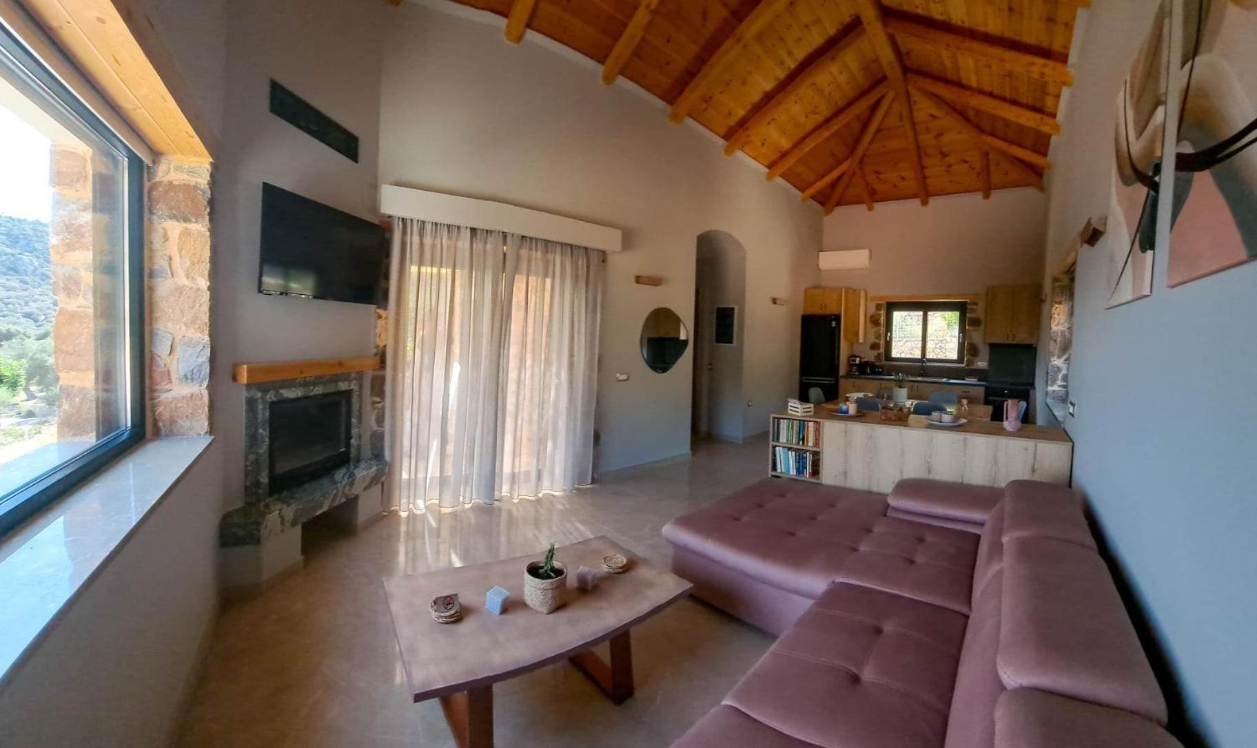One-Bedroom House photo 1