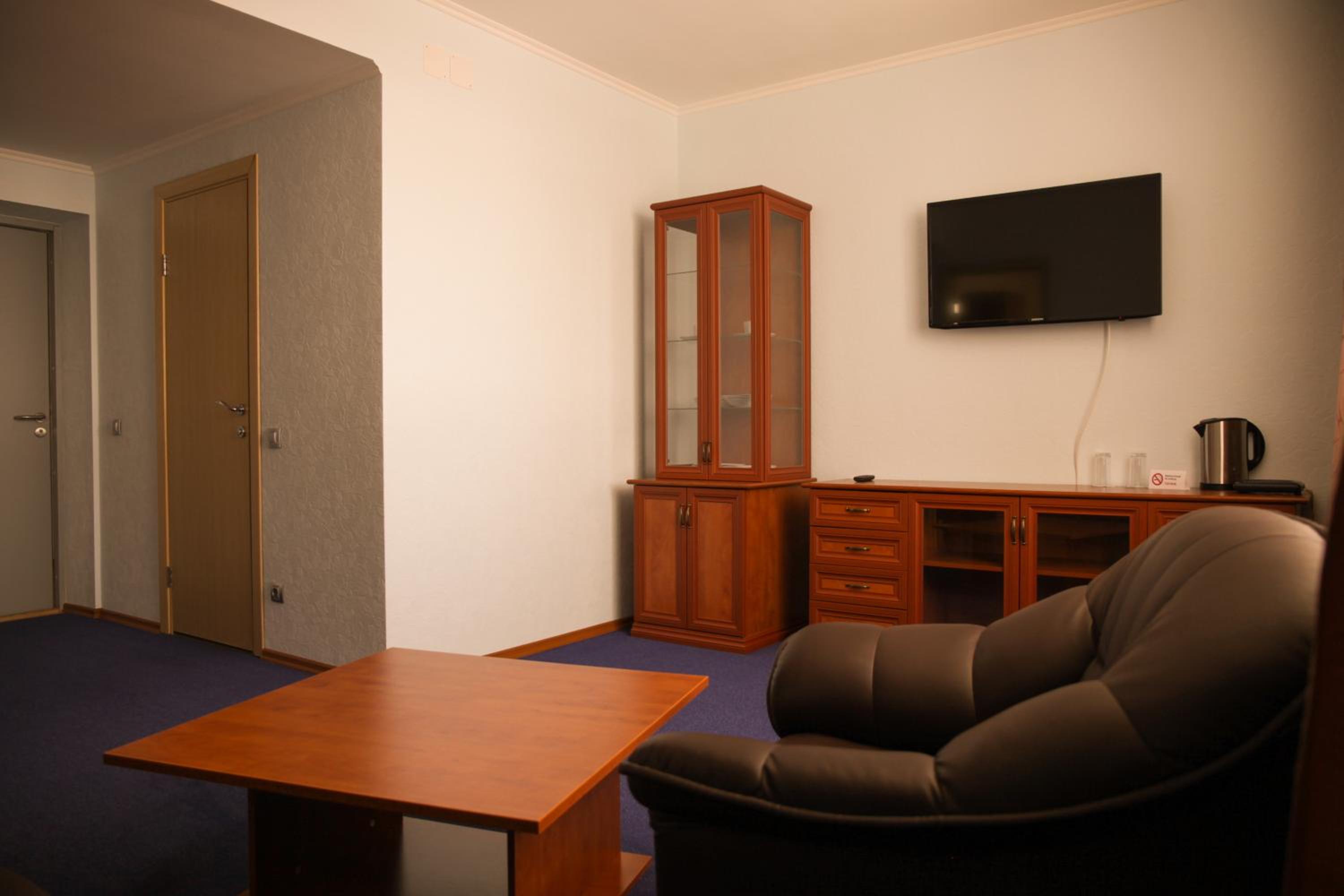 Suite - Photo 6