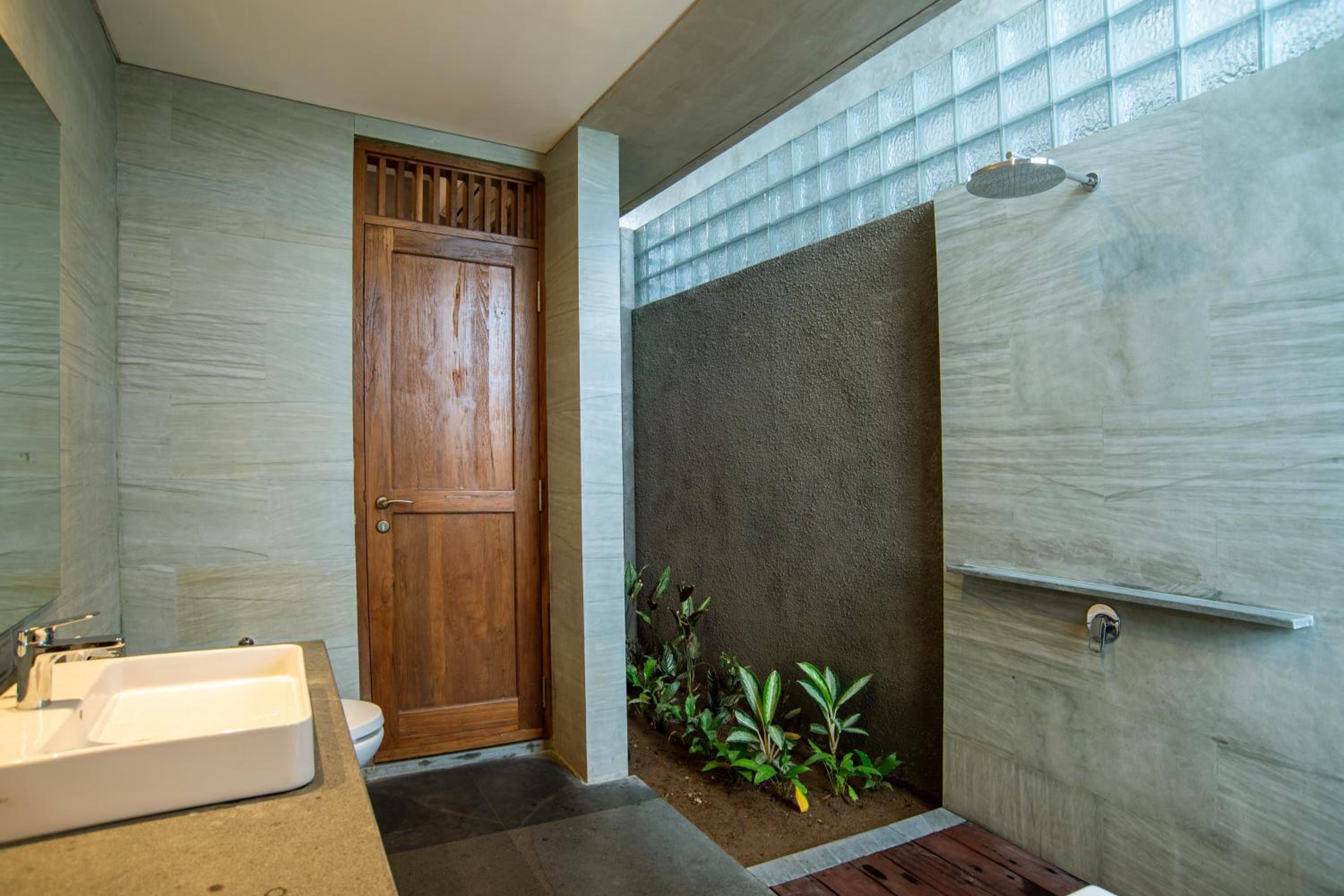 One-Bedroom Villa - Photo 37