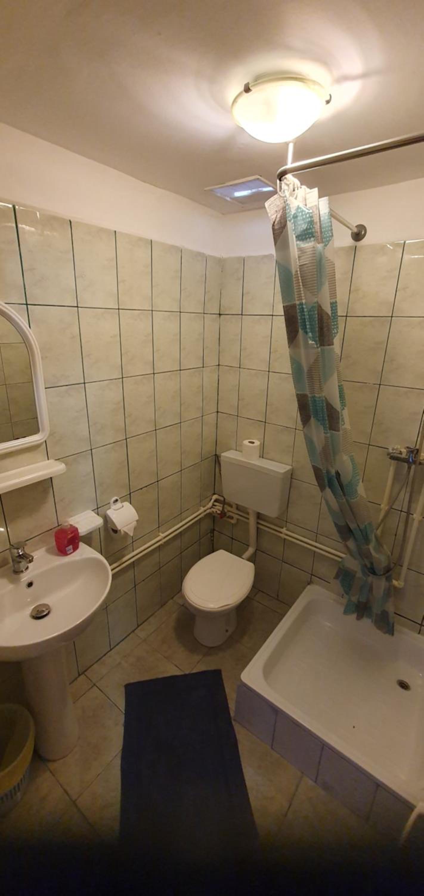Twin Room with Private Bathroom - Photo 10