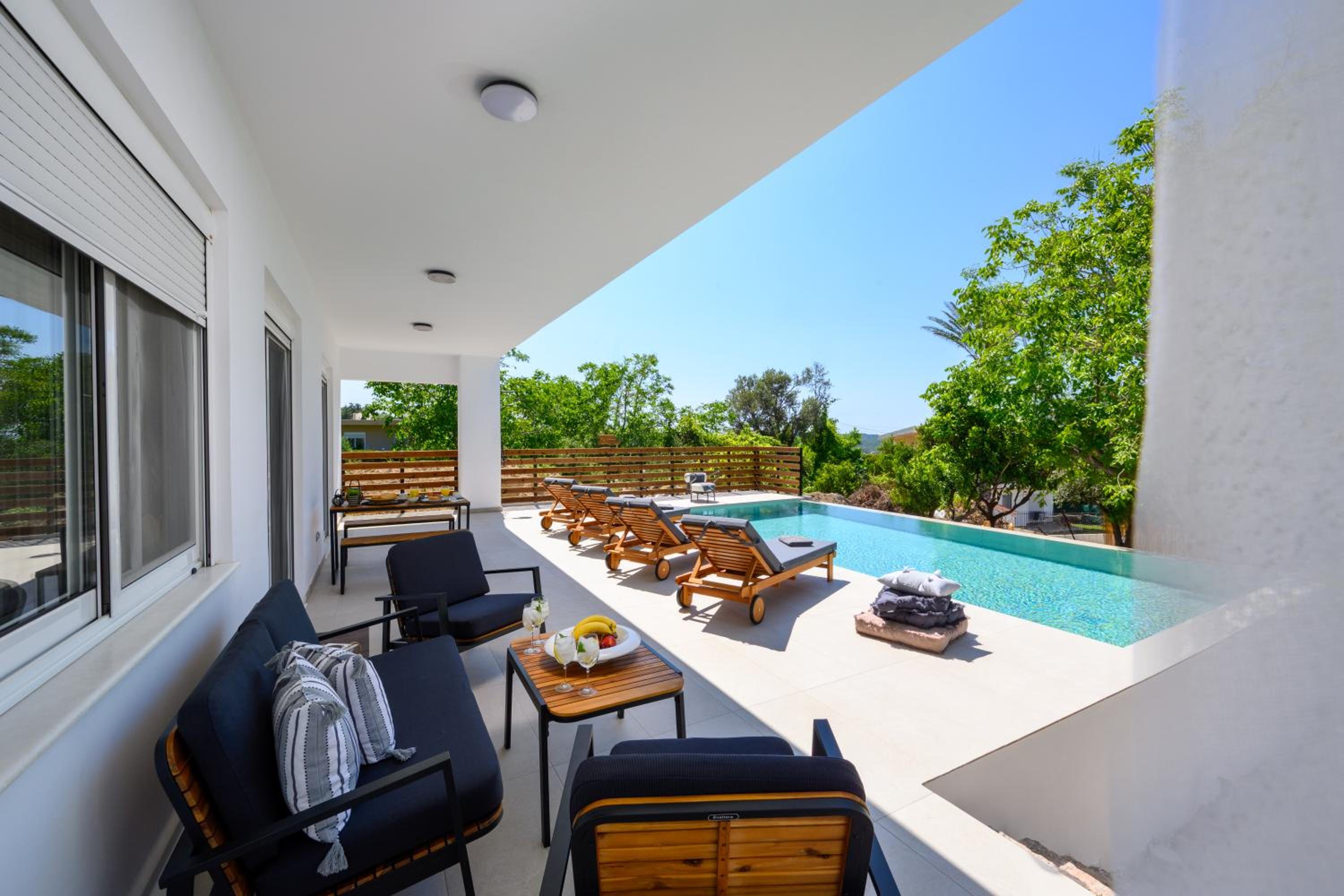 Three-Bedroom Villa photo 3