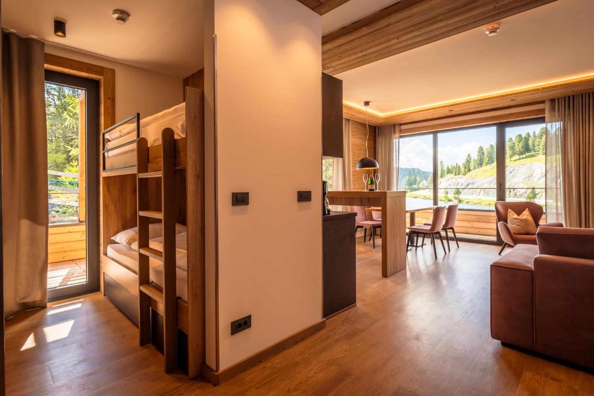 Deluxe Apartment  with Lake View