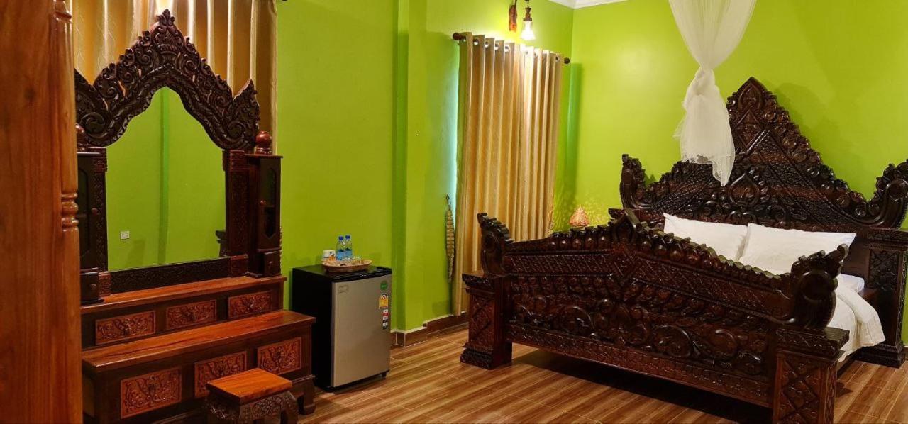 Deluxe Double Room (2 Adults + 1 Child) photo 2