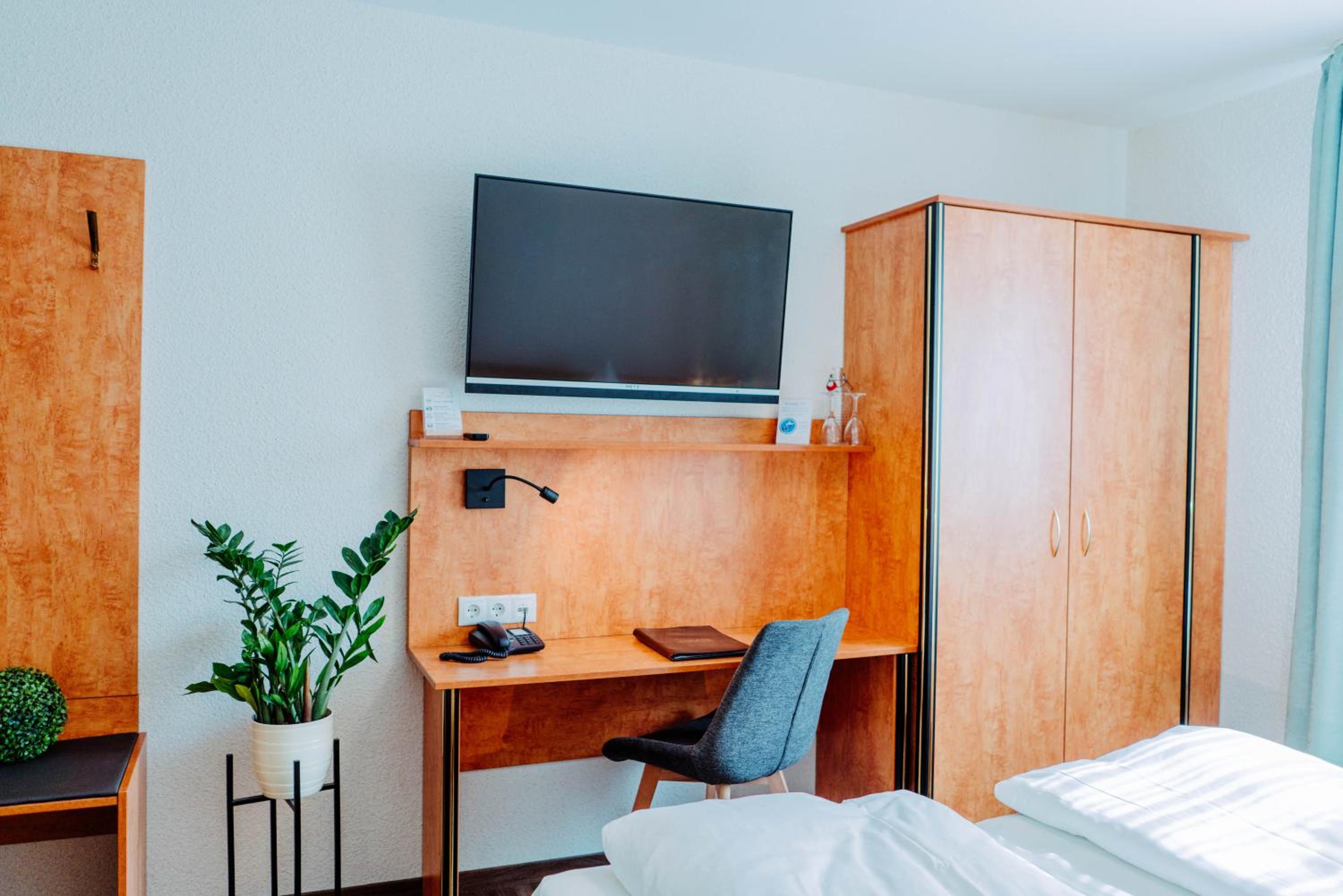 Economy Double Room photo 3