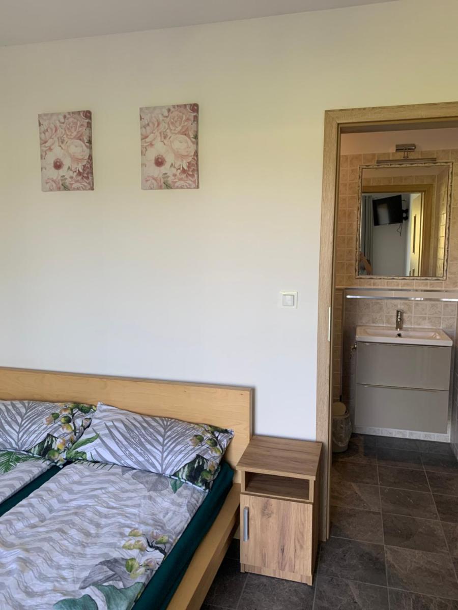 Double Room with Private Bathroom photo 1