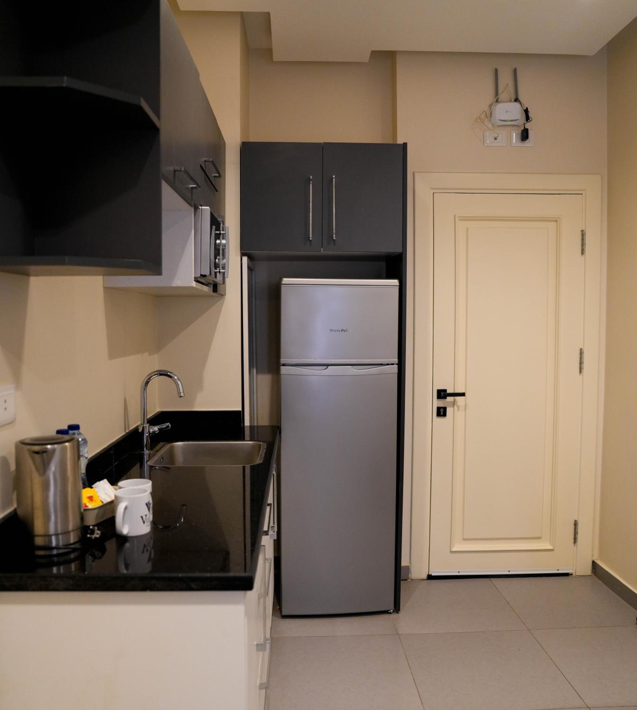 Basic Triple Room - Photo 16