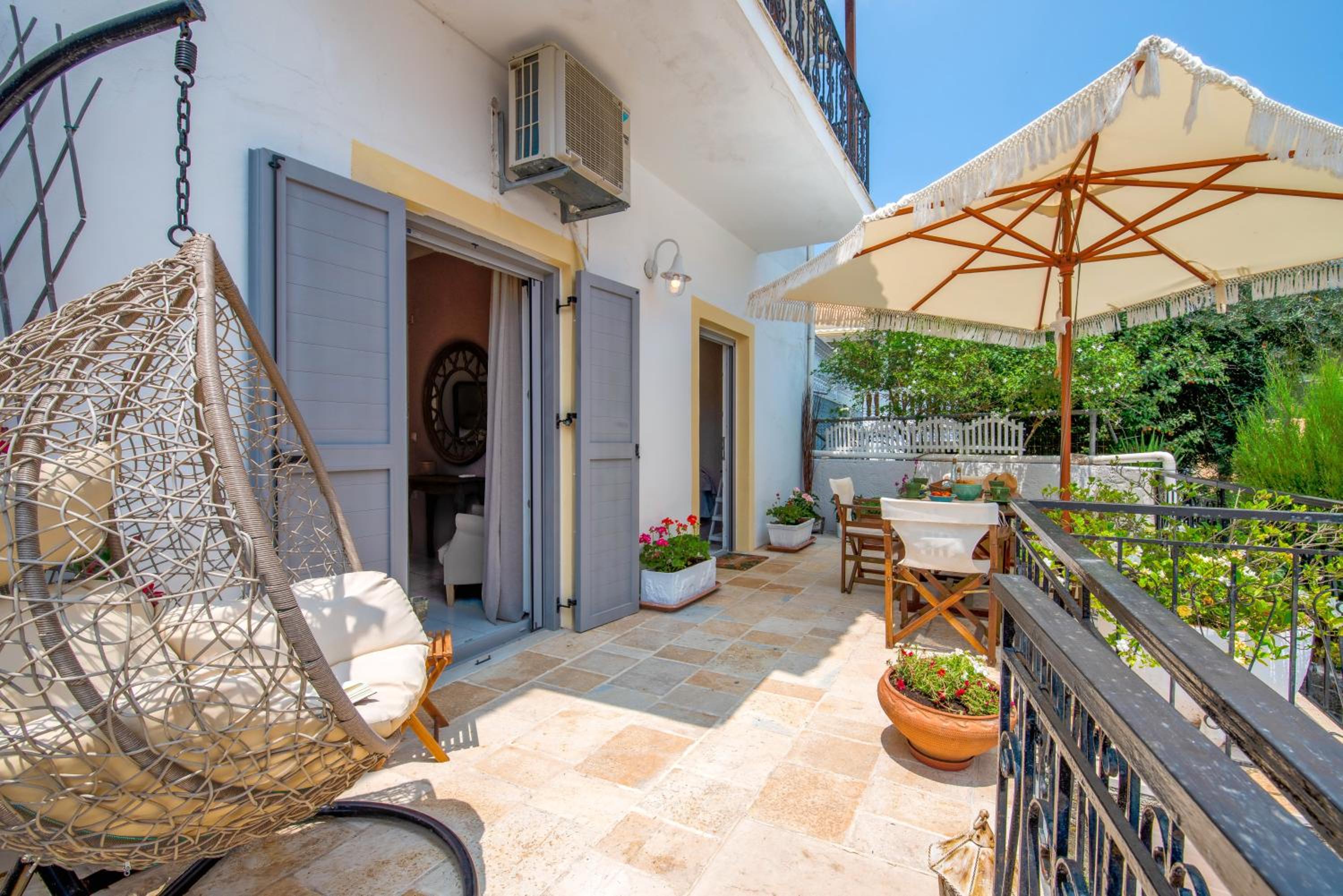 Apartment with Terrace photo 3