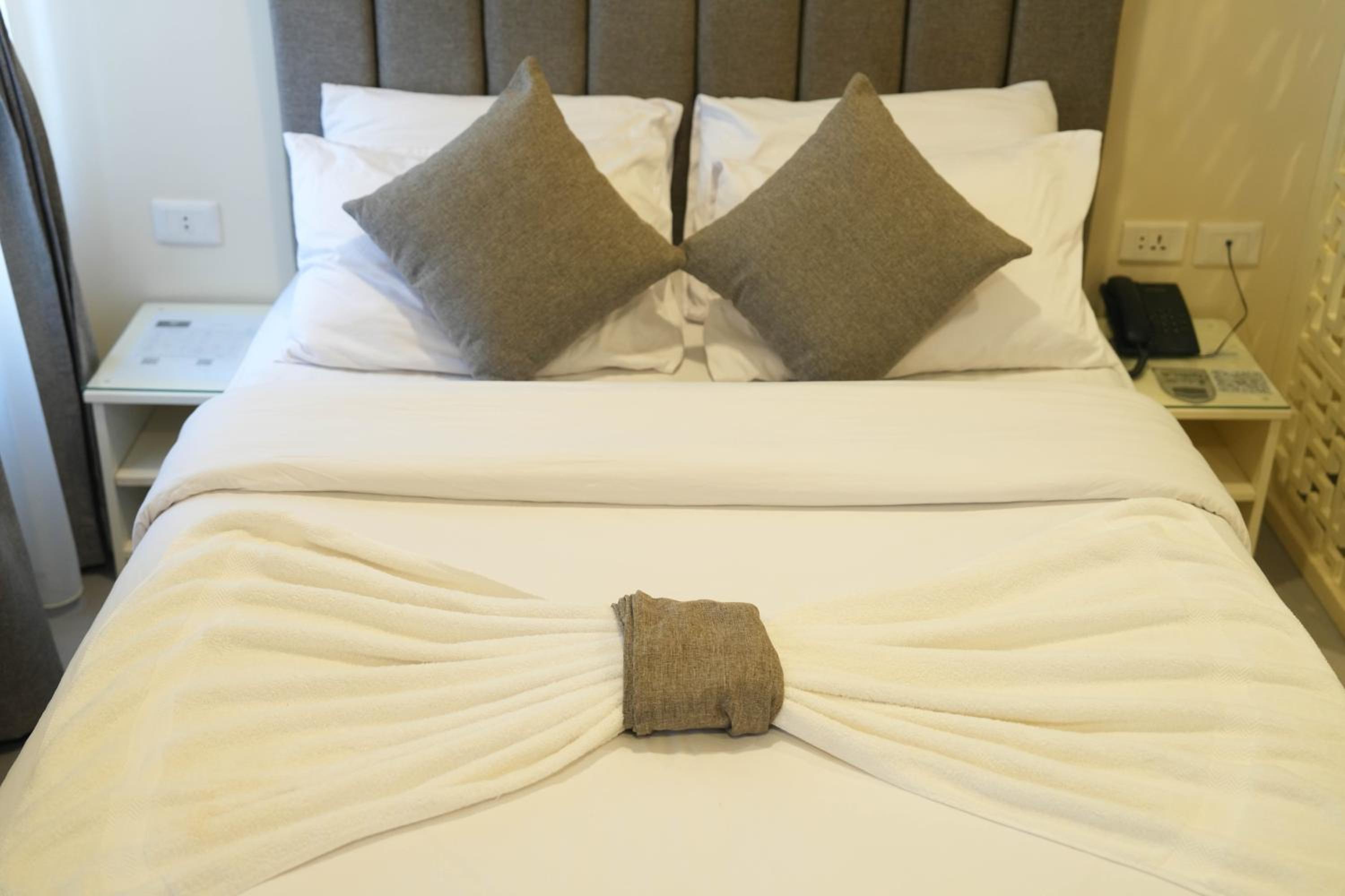 Deluxe Queen Room - Photo 38