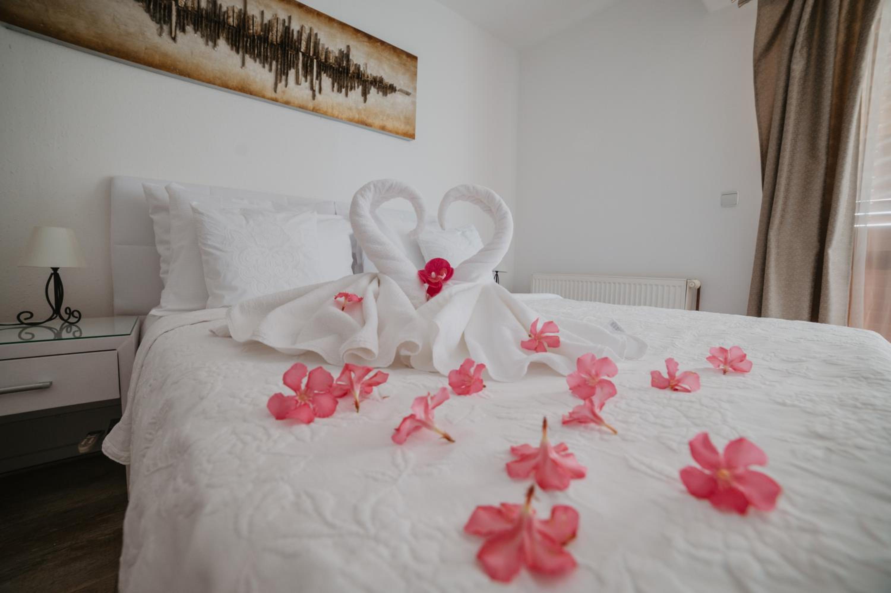 Deluxe Double Room with Balcony and Sea View - Photo 6