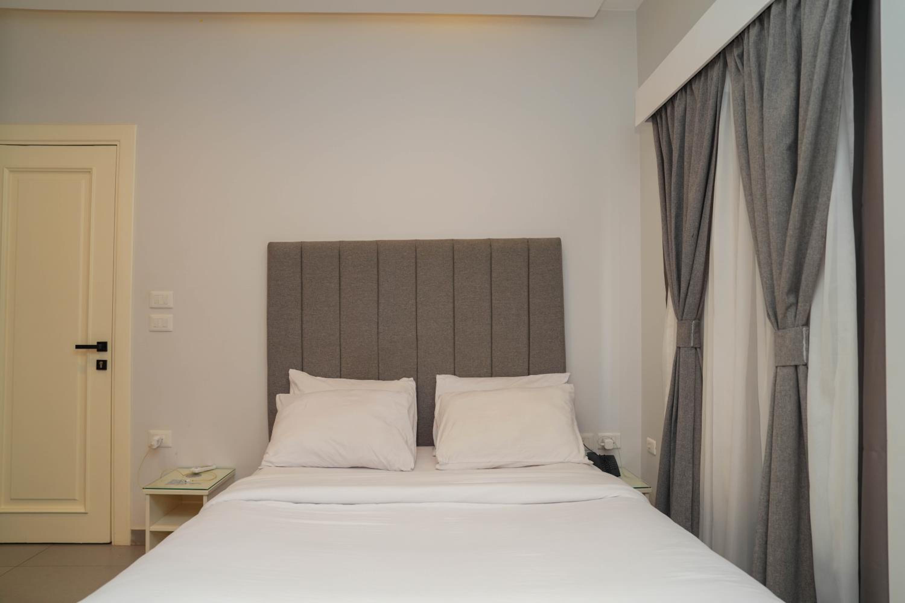 Basic Triple Room - Photo 32