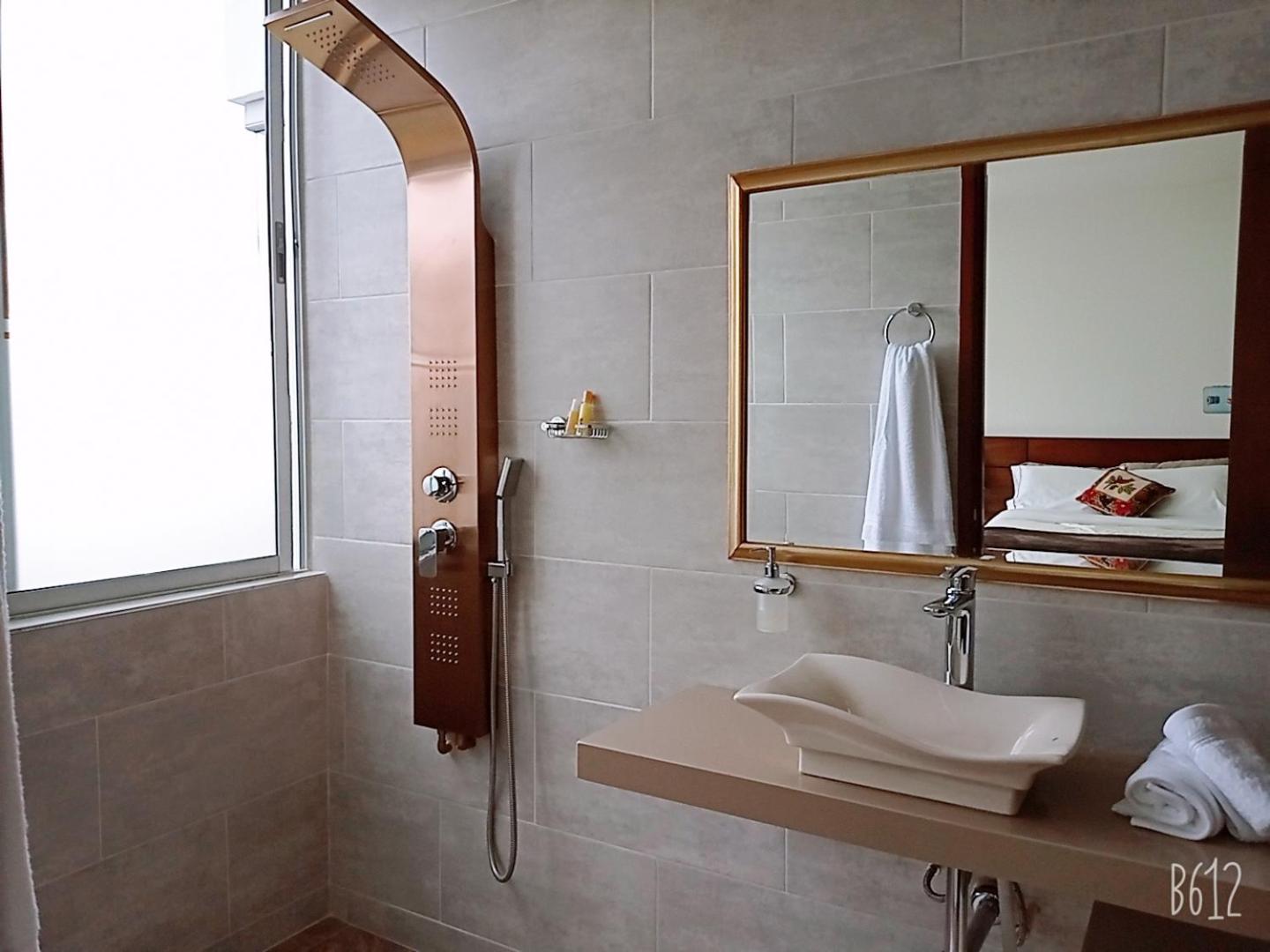 Double Room with Private Bathroom photo 3