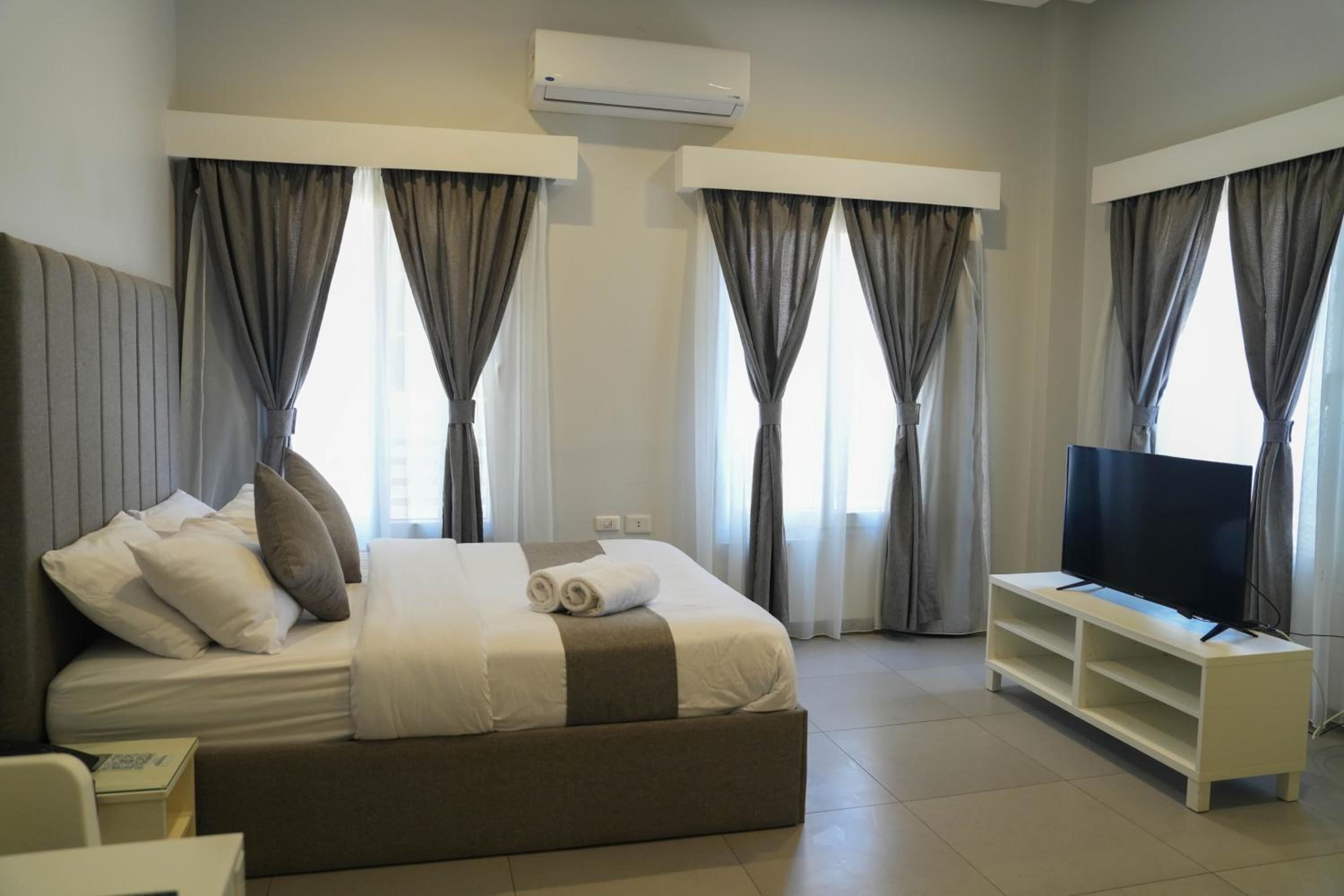 Deluxe Queen Room - Photo 51