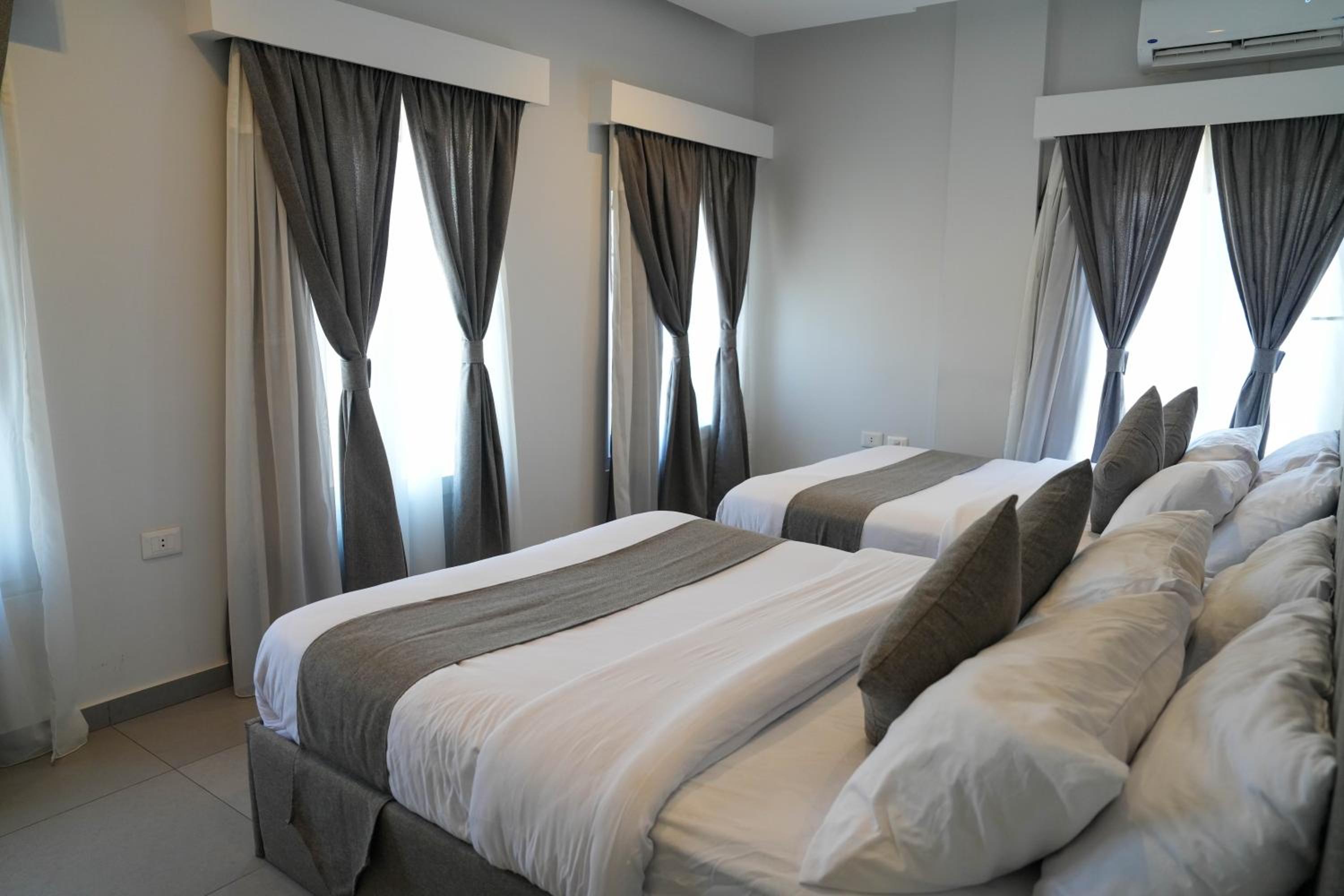 One-Bedroom Apartment - Photo 34