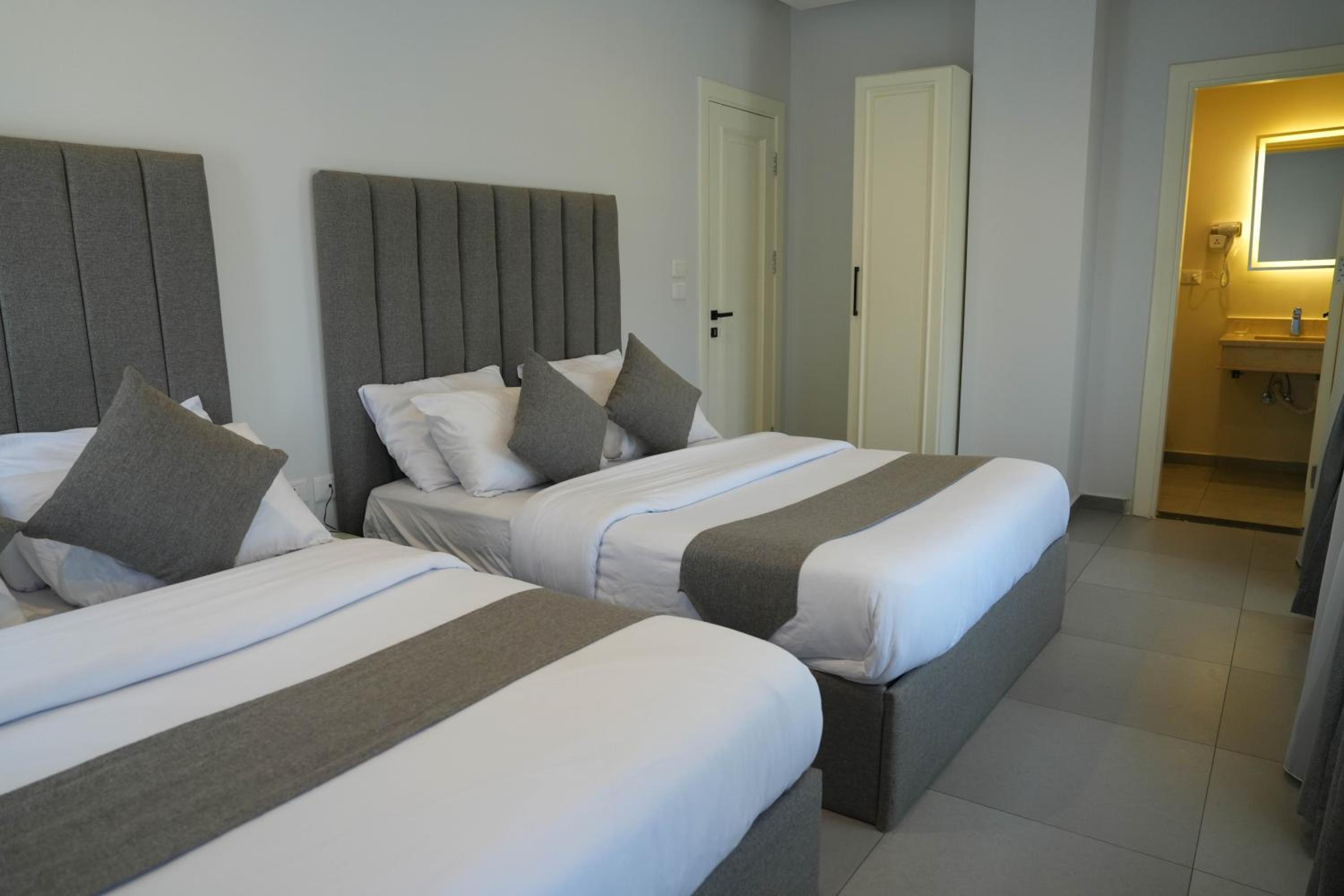 One-Bedroom Apartment - Photo 15
