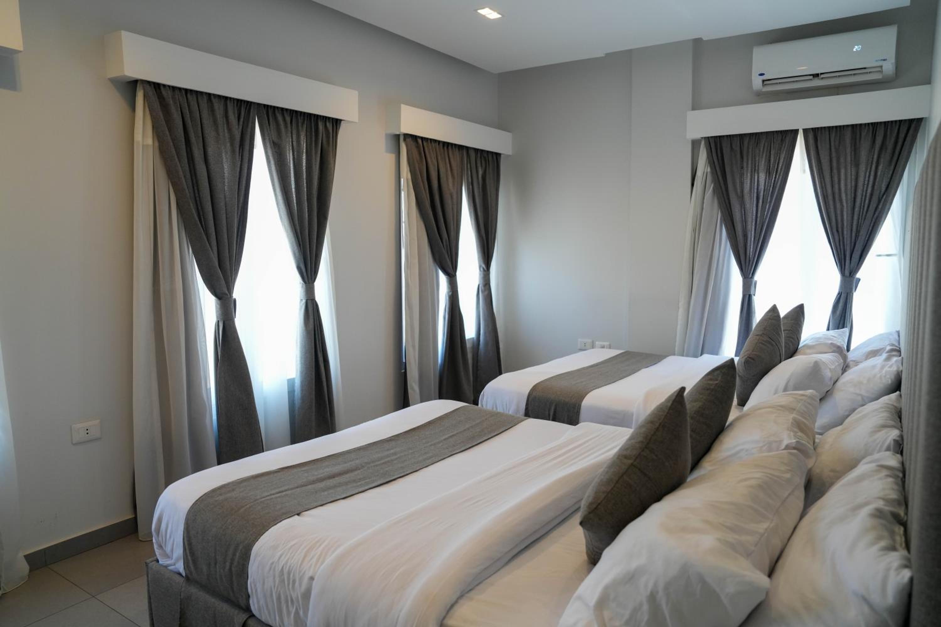 One-Bedroom Apartment - Photo 16