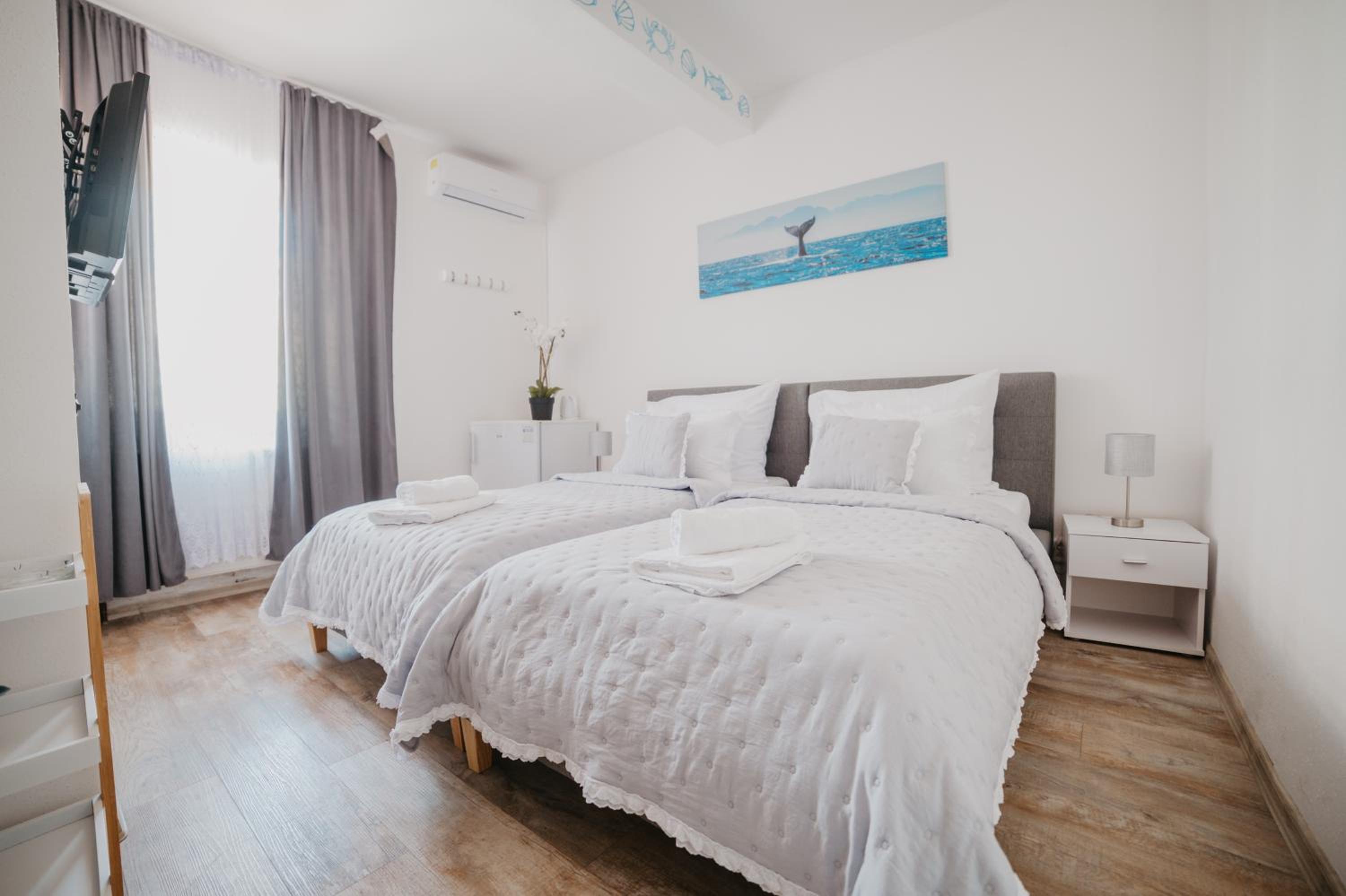 Standard Twin Room - Photo 7