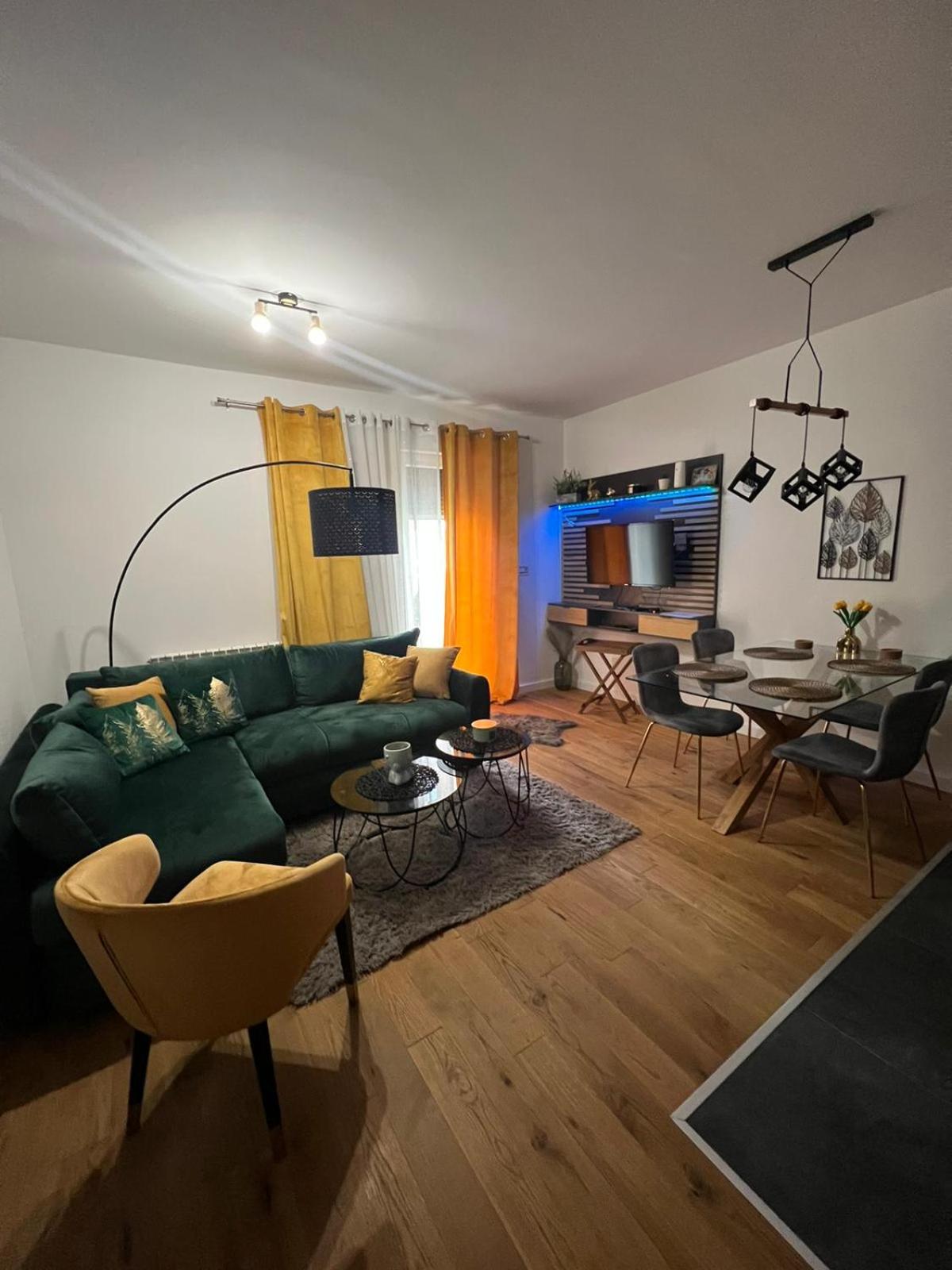 Two-Bedroom Apartment - Photo 17