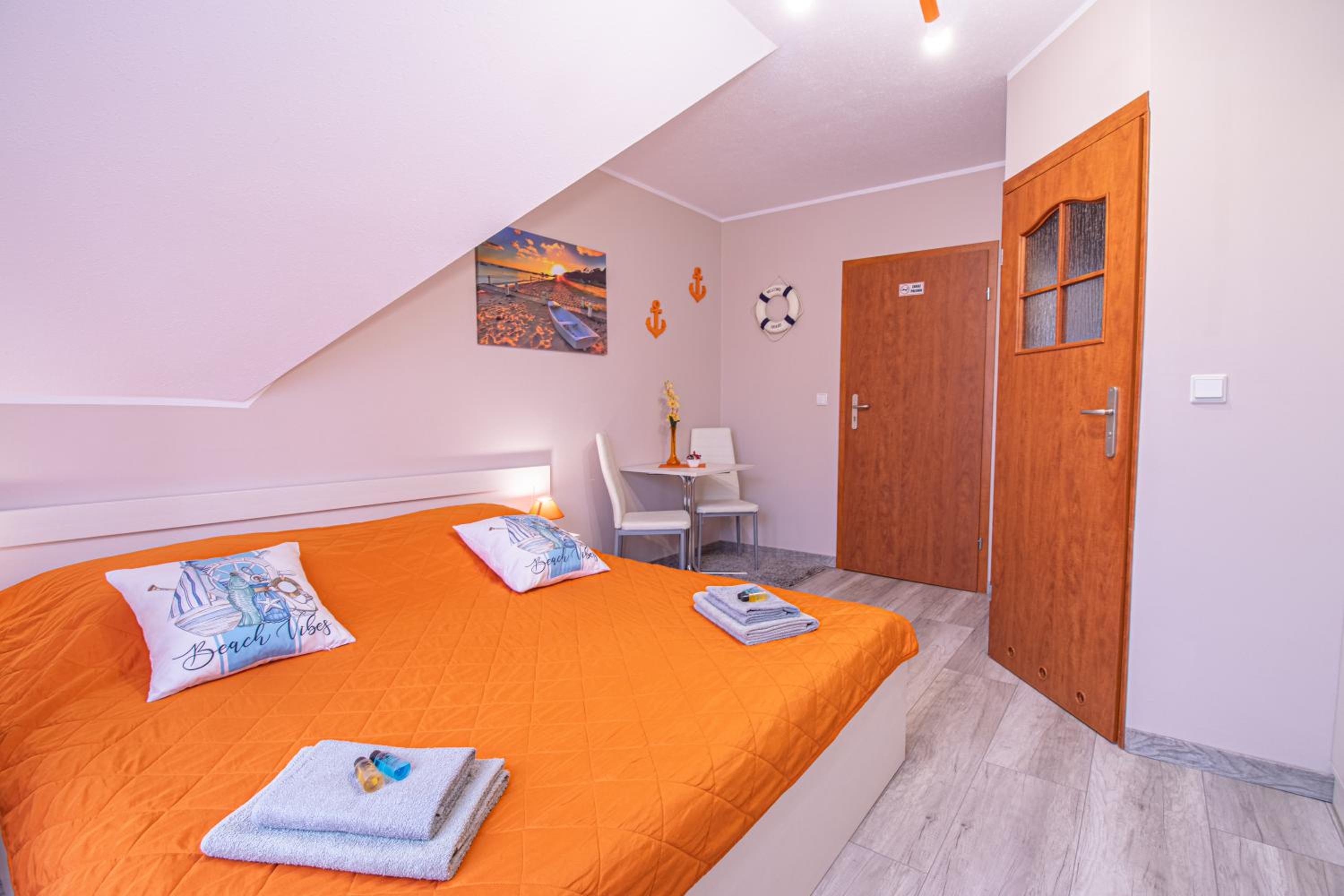 Standard King Room photo 3