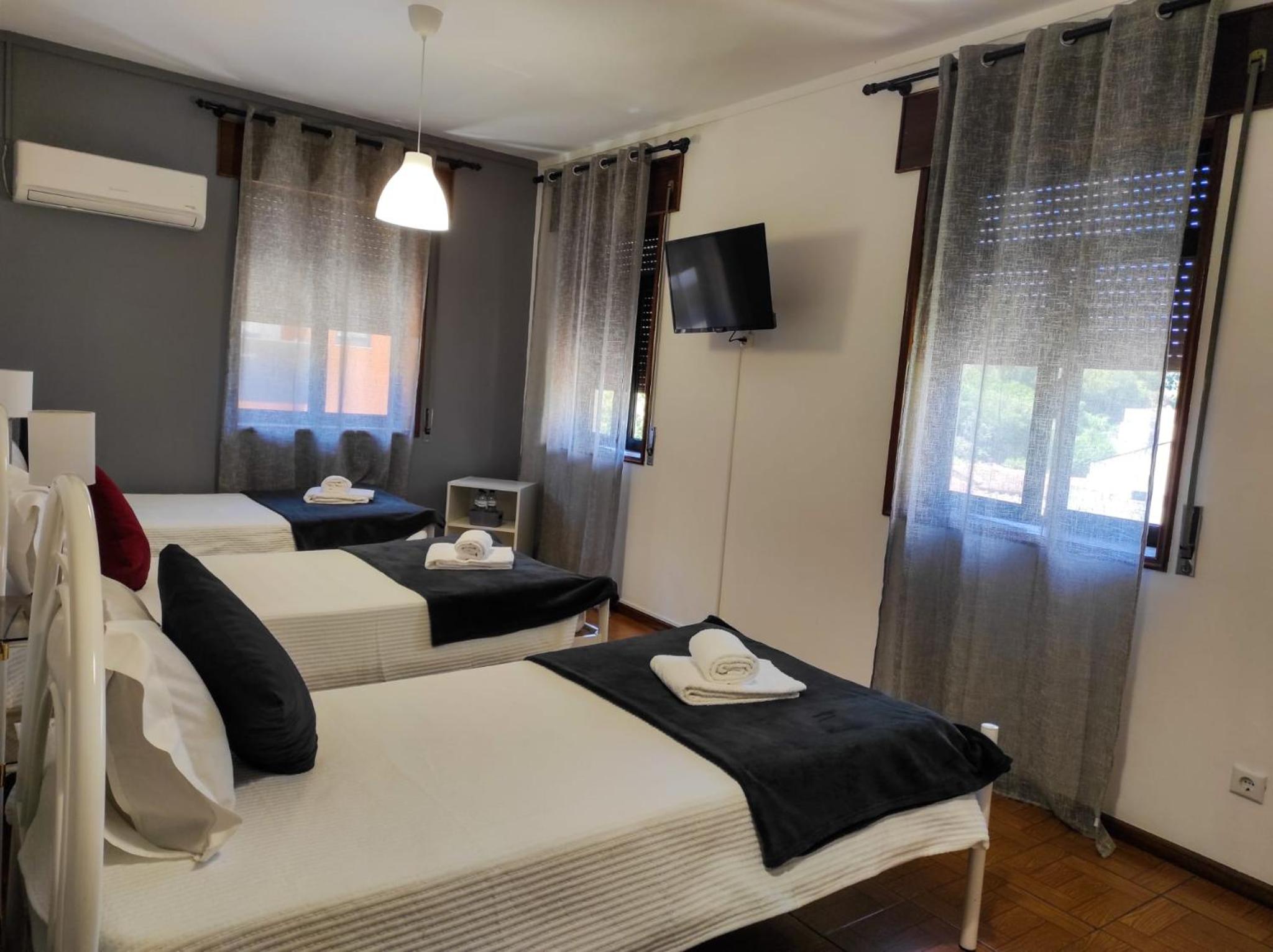 Classic Triple Room - Photo 2