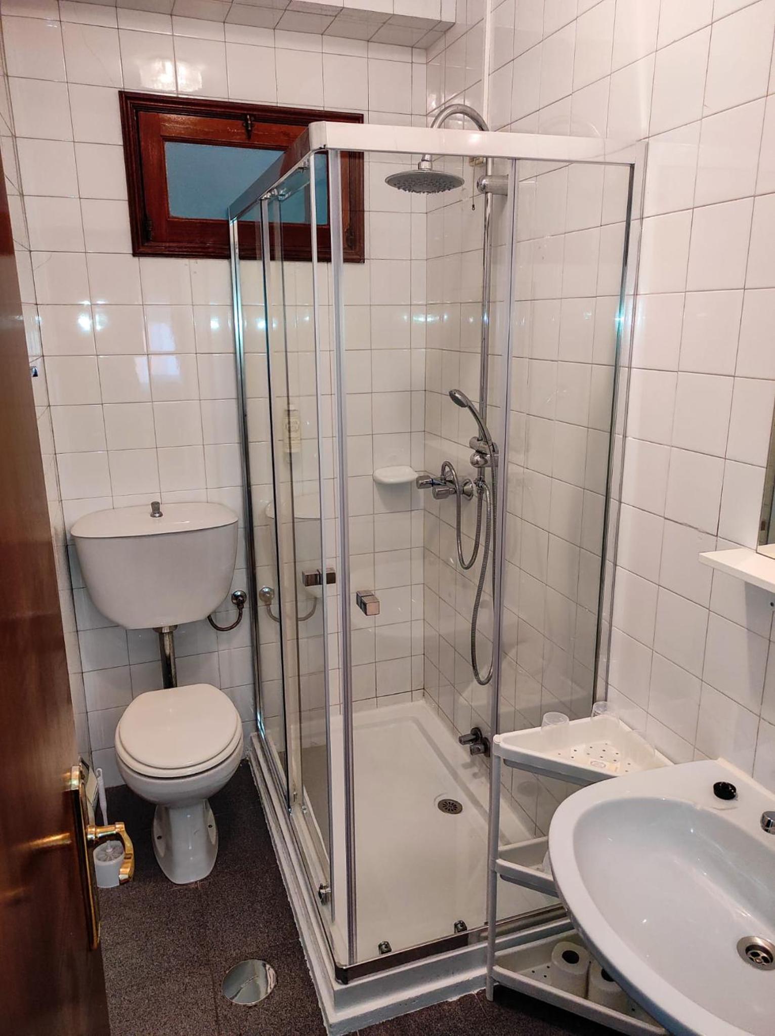 Classic Triple Room - Photo 3