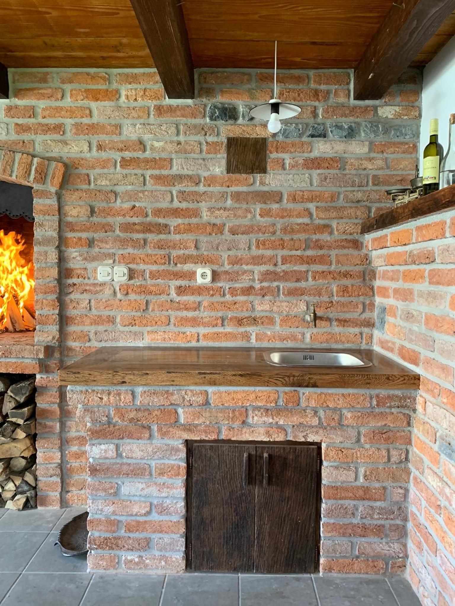 One-Bedroom Apartment - Photo 4