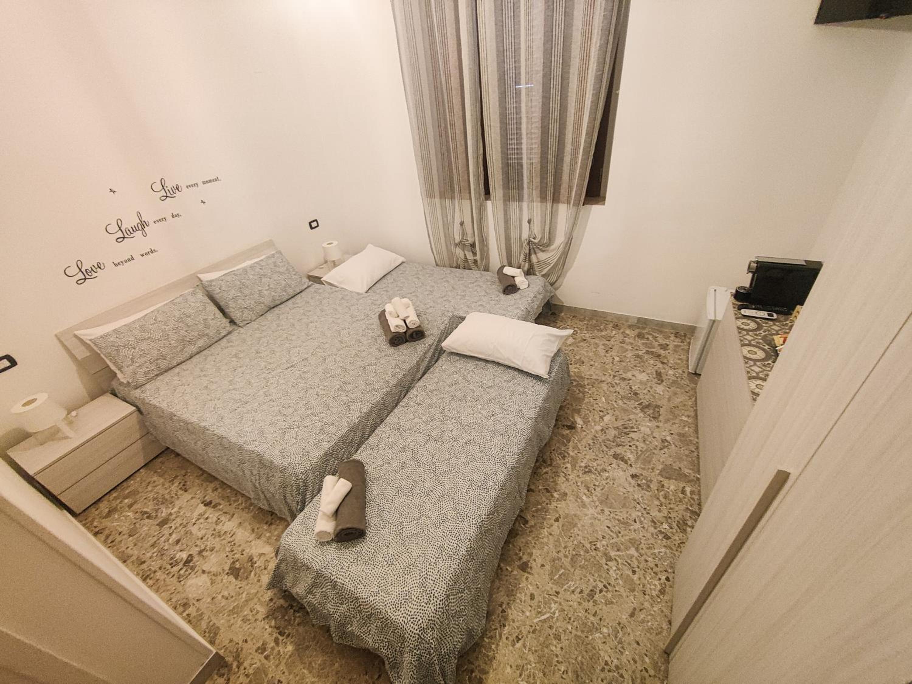 Double Room with Private Bathroom - Photo 4