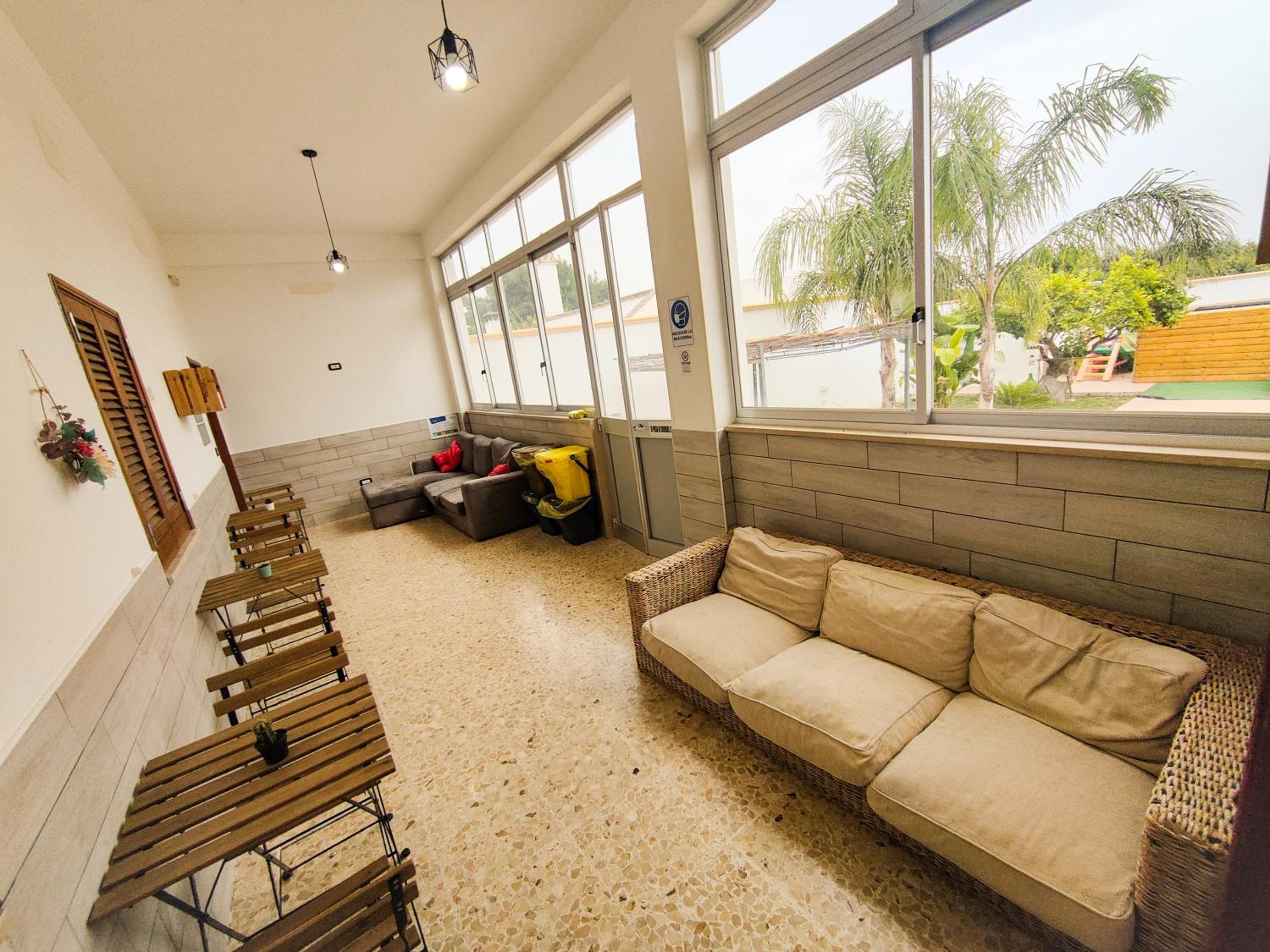 Double Room with Private Bathroom - Photo 13