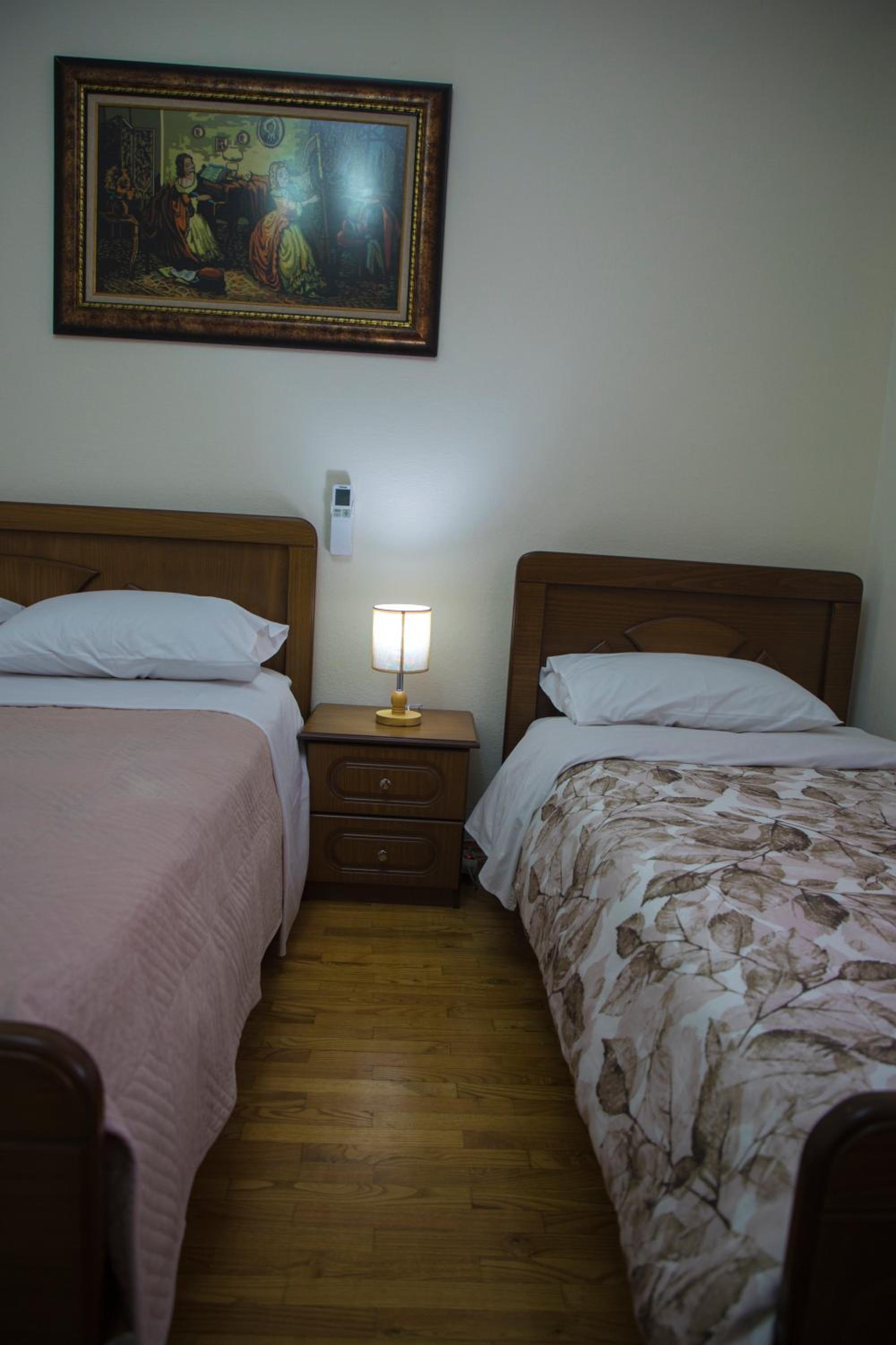 Deluxe Double Room (2 Adults + 1 Child) photo 3