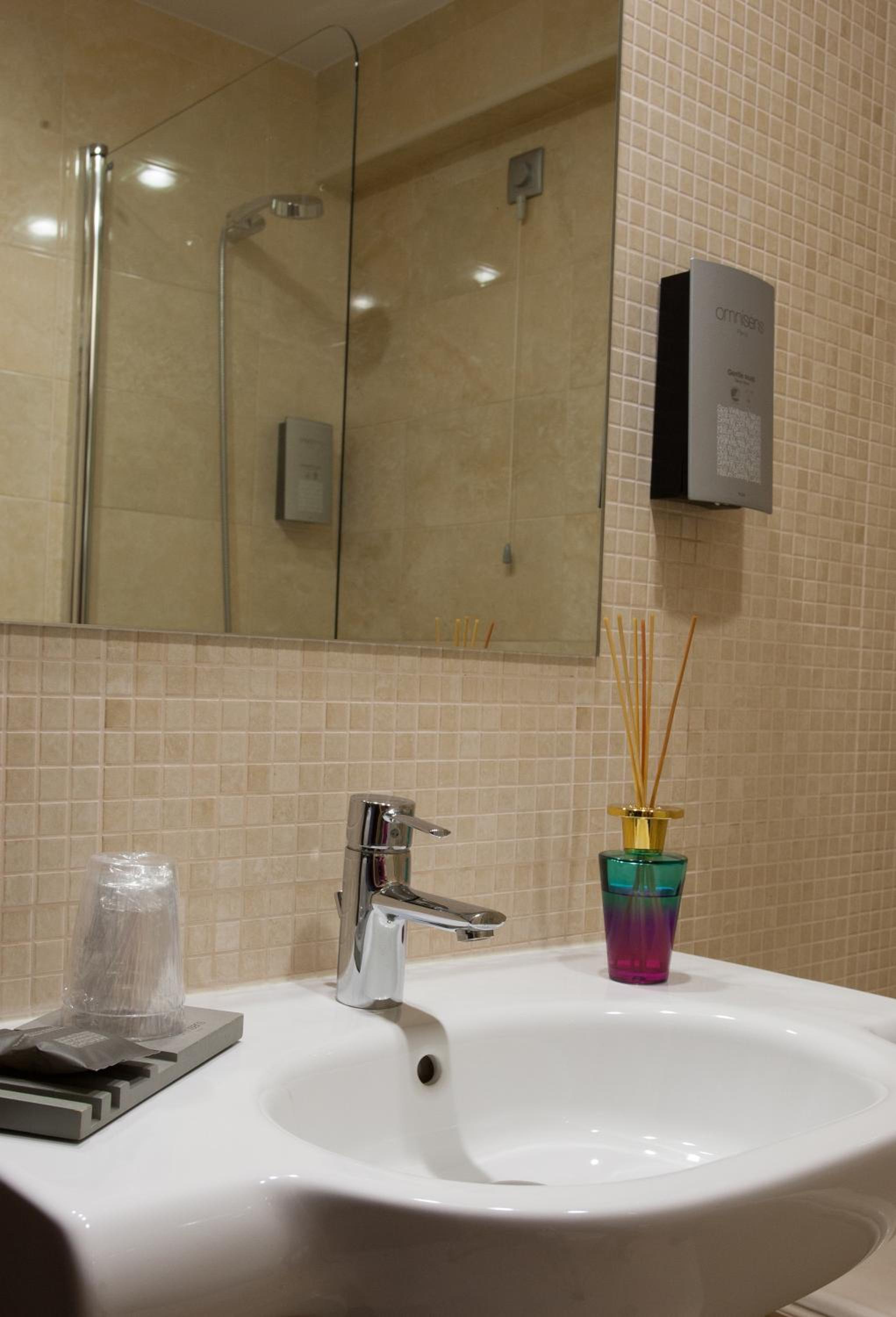 Double or Twin Room Standard photo 3