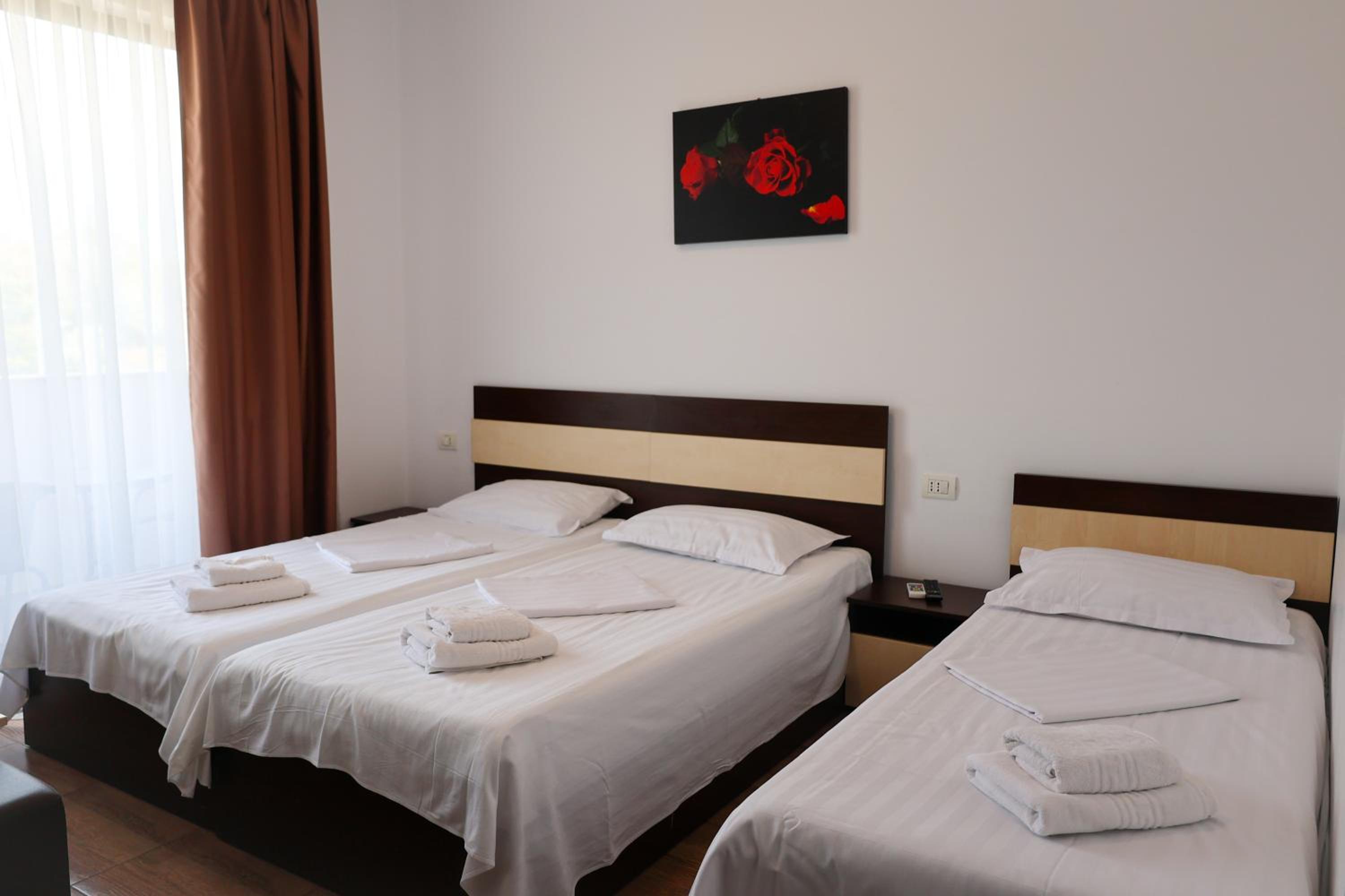 Triple Room with Balcony - Photo 1