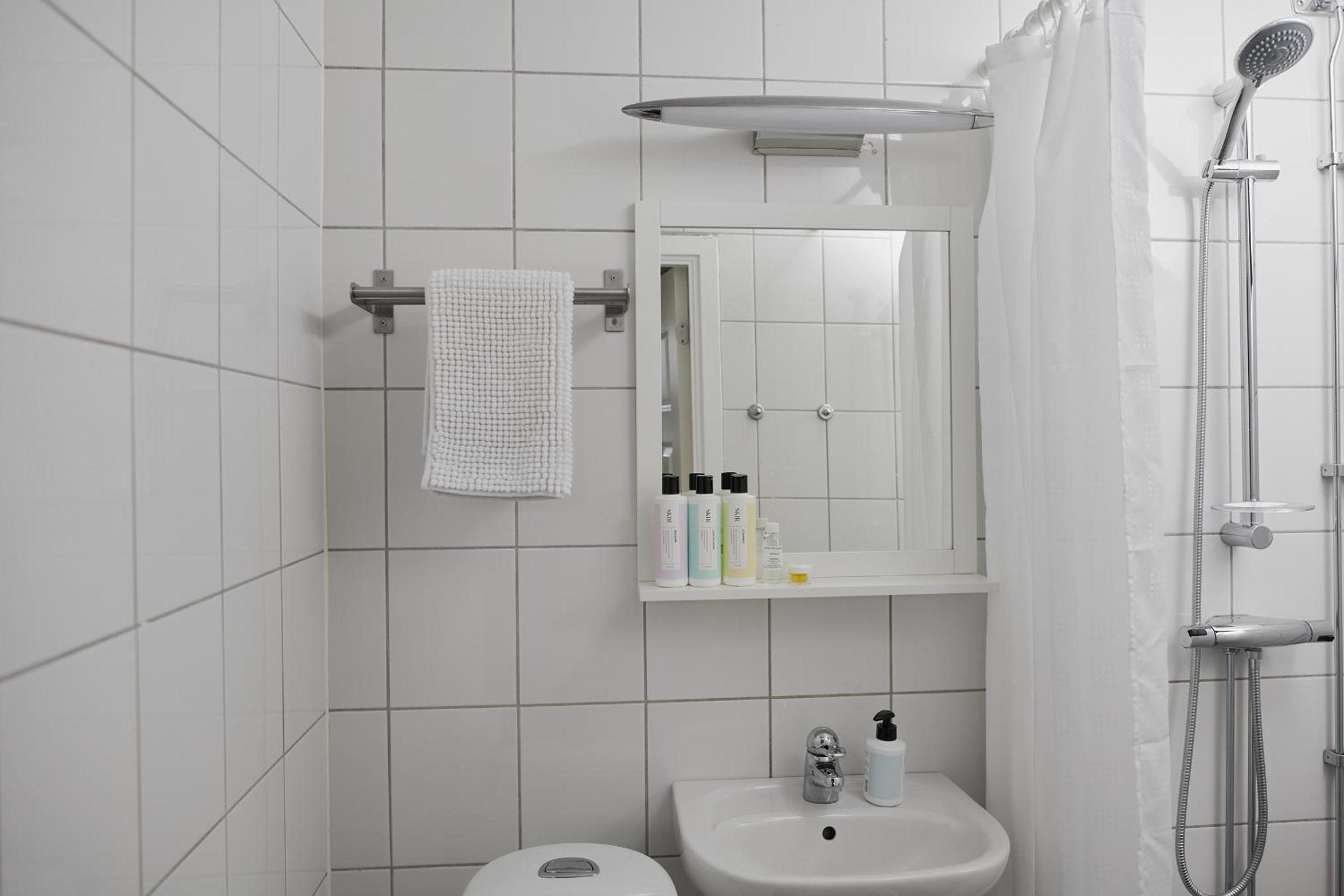Twin Room 4