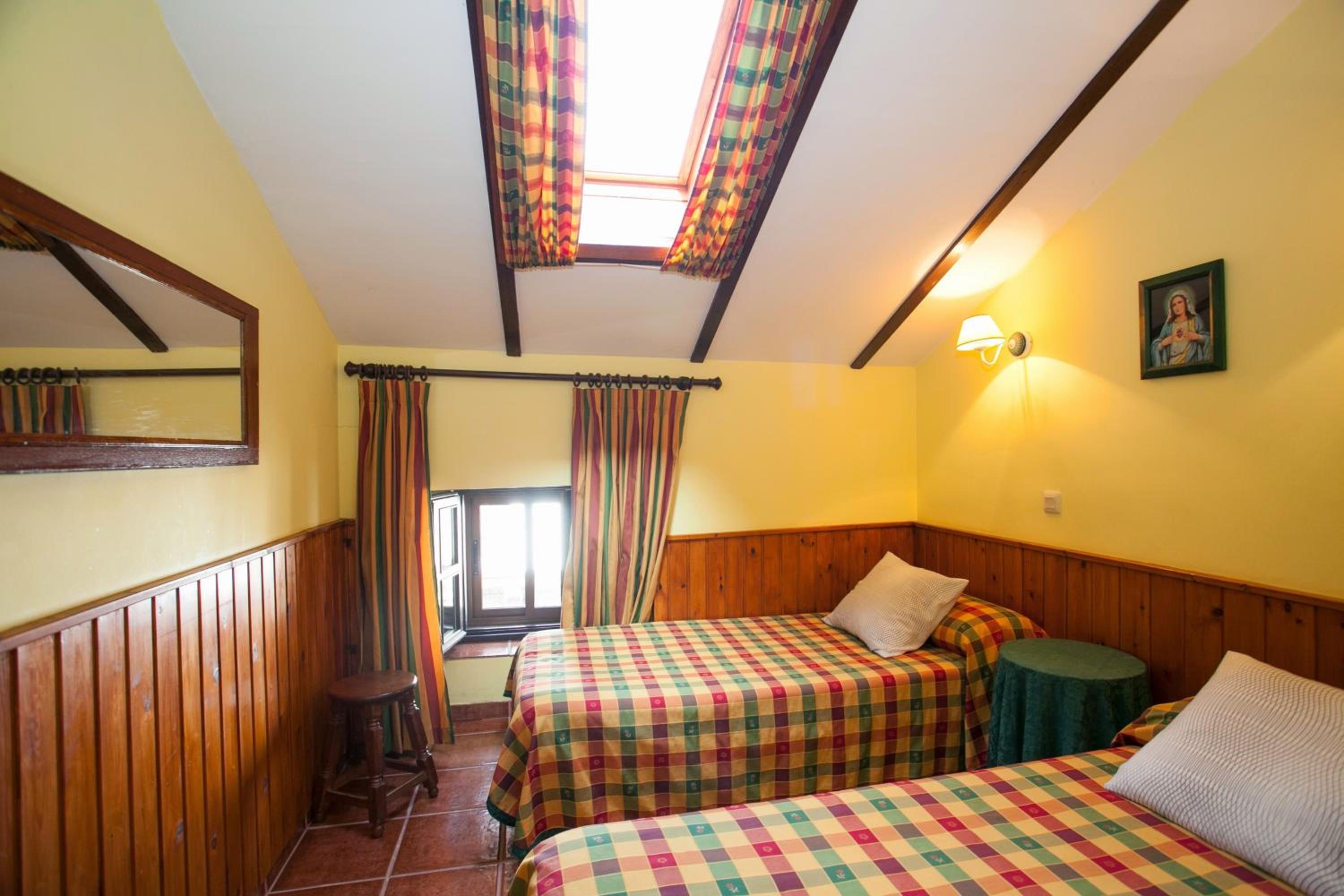 Standard Twin Room photo 3