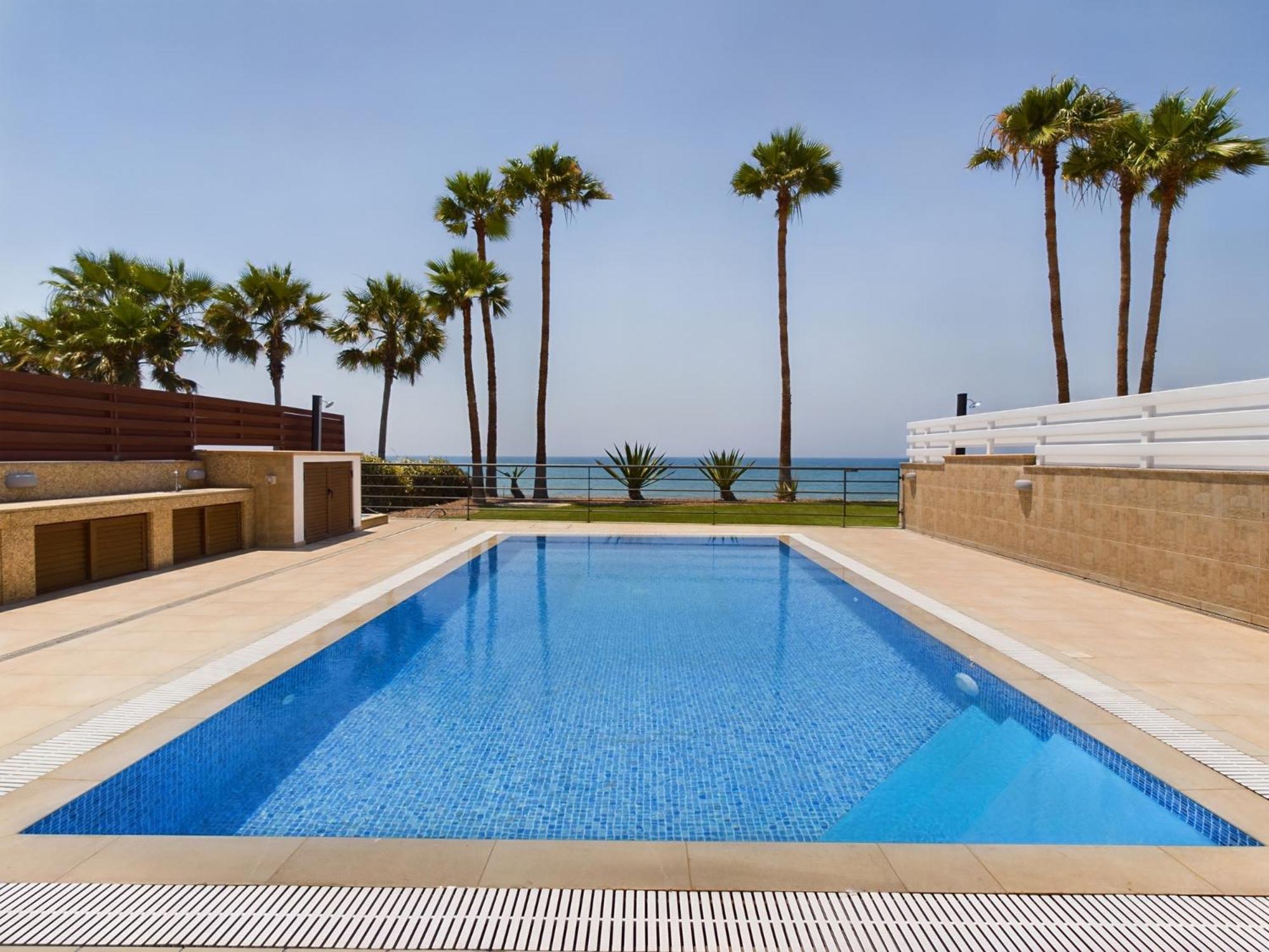 Villa - Beach Front