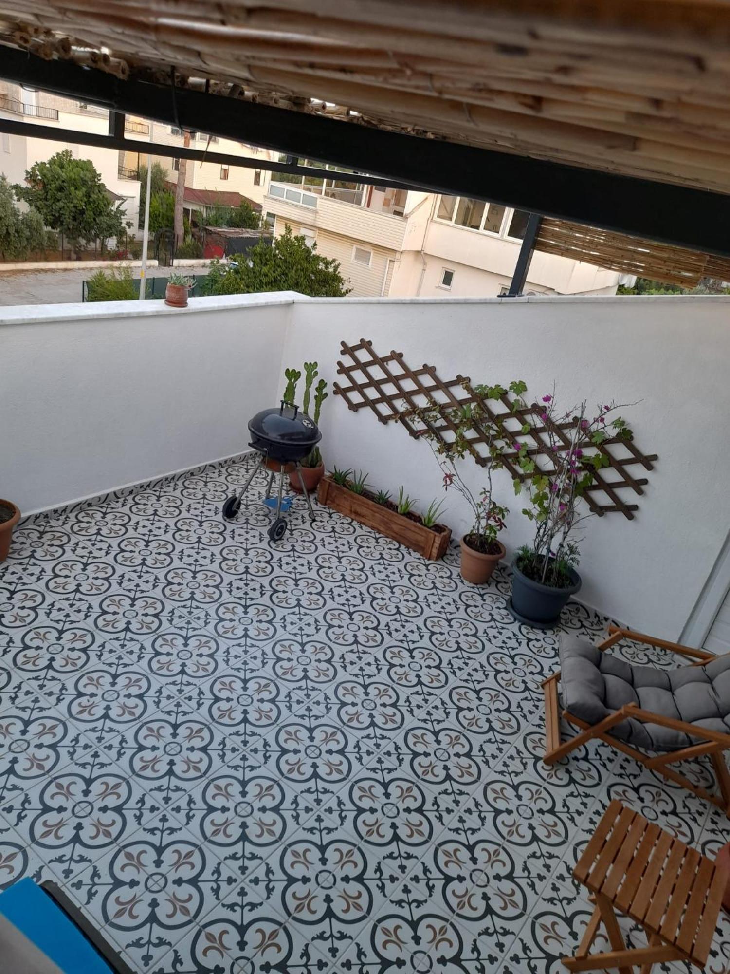 Three-Bedroom Apartment with Pool View thumbnail 6