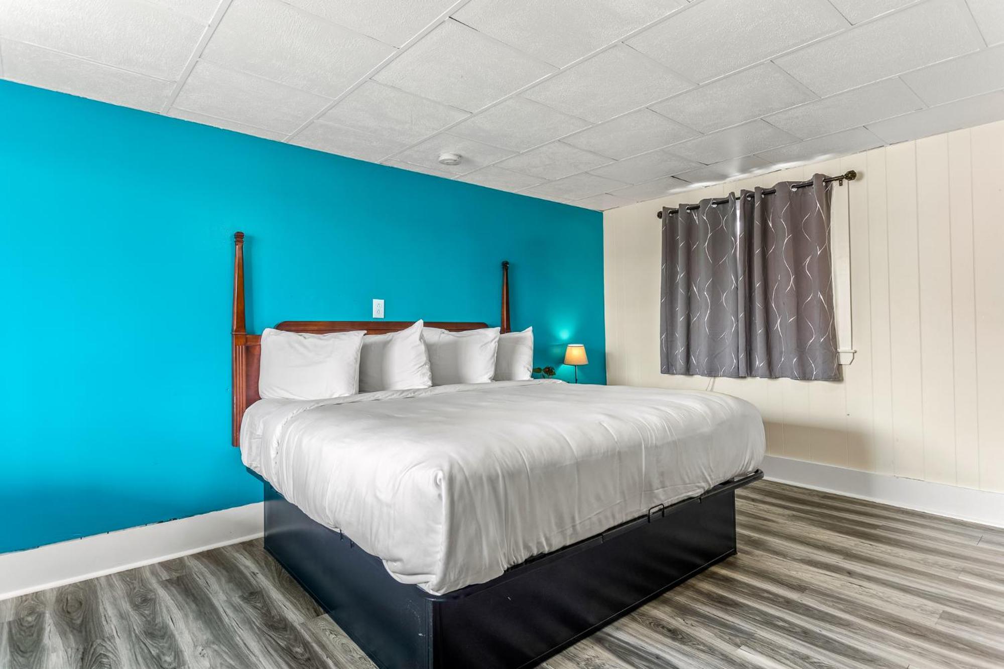 Standard King Room - Photo 2