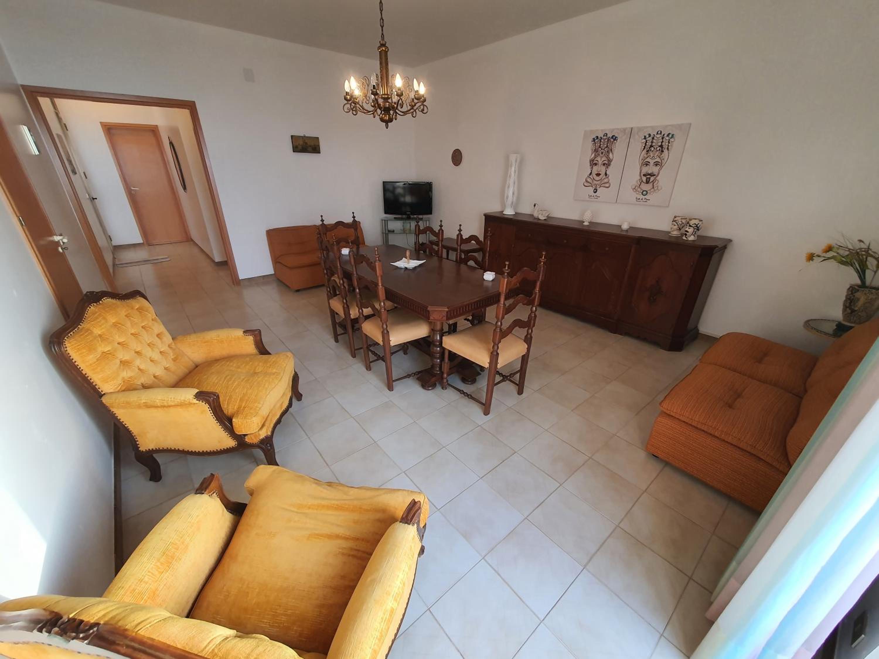 Three-Bedroom House photo 3