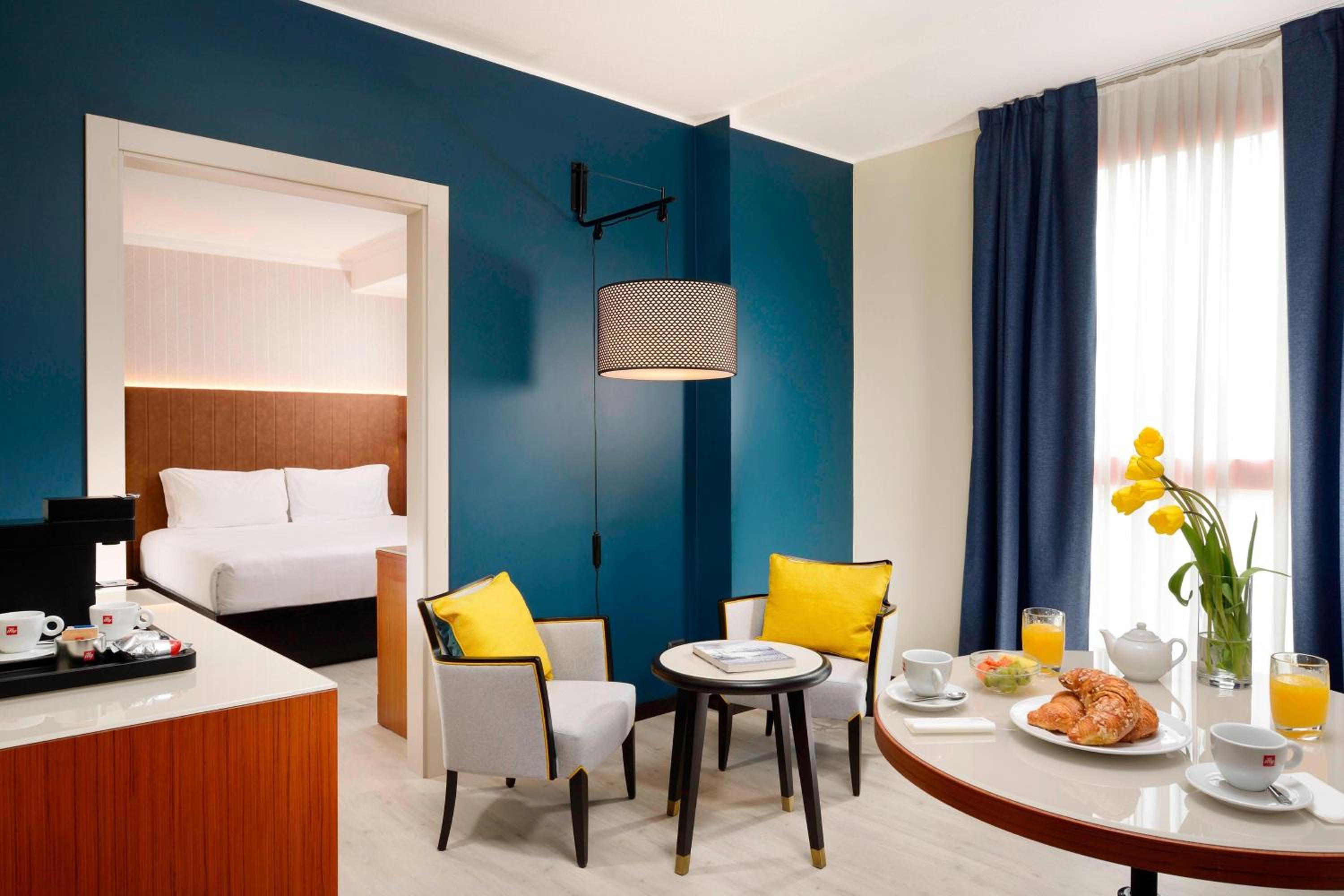 One-Bedroom King Suite