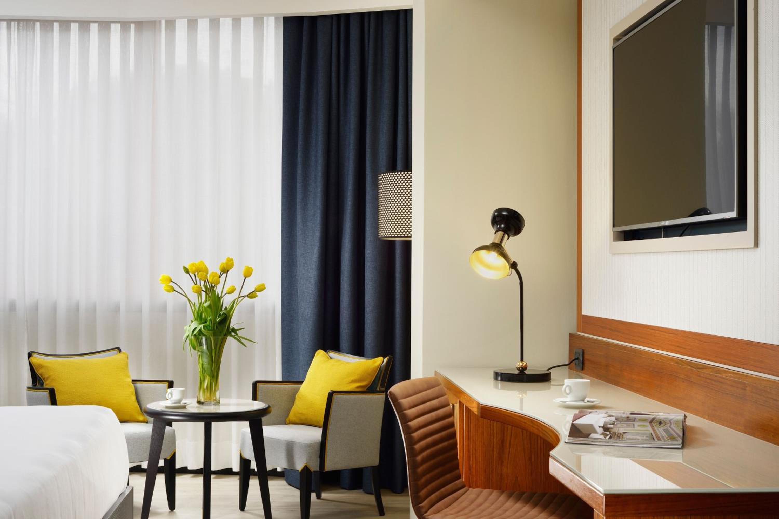 One-Bedroom King Suite