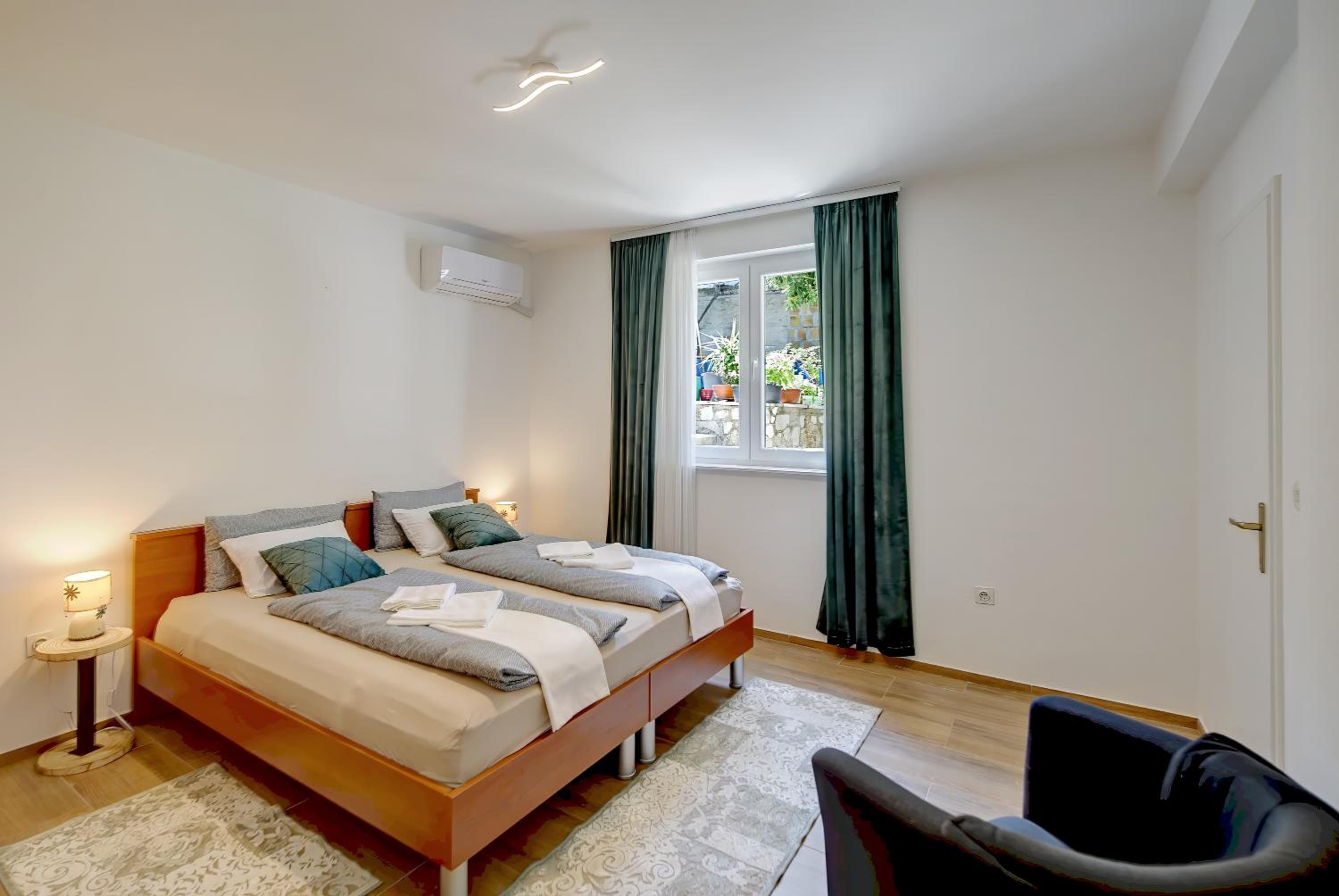 Apartment with Garden View