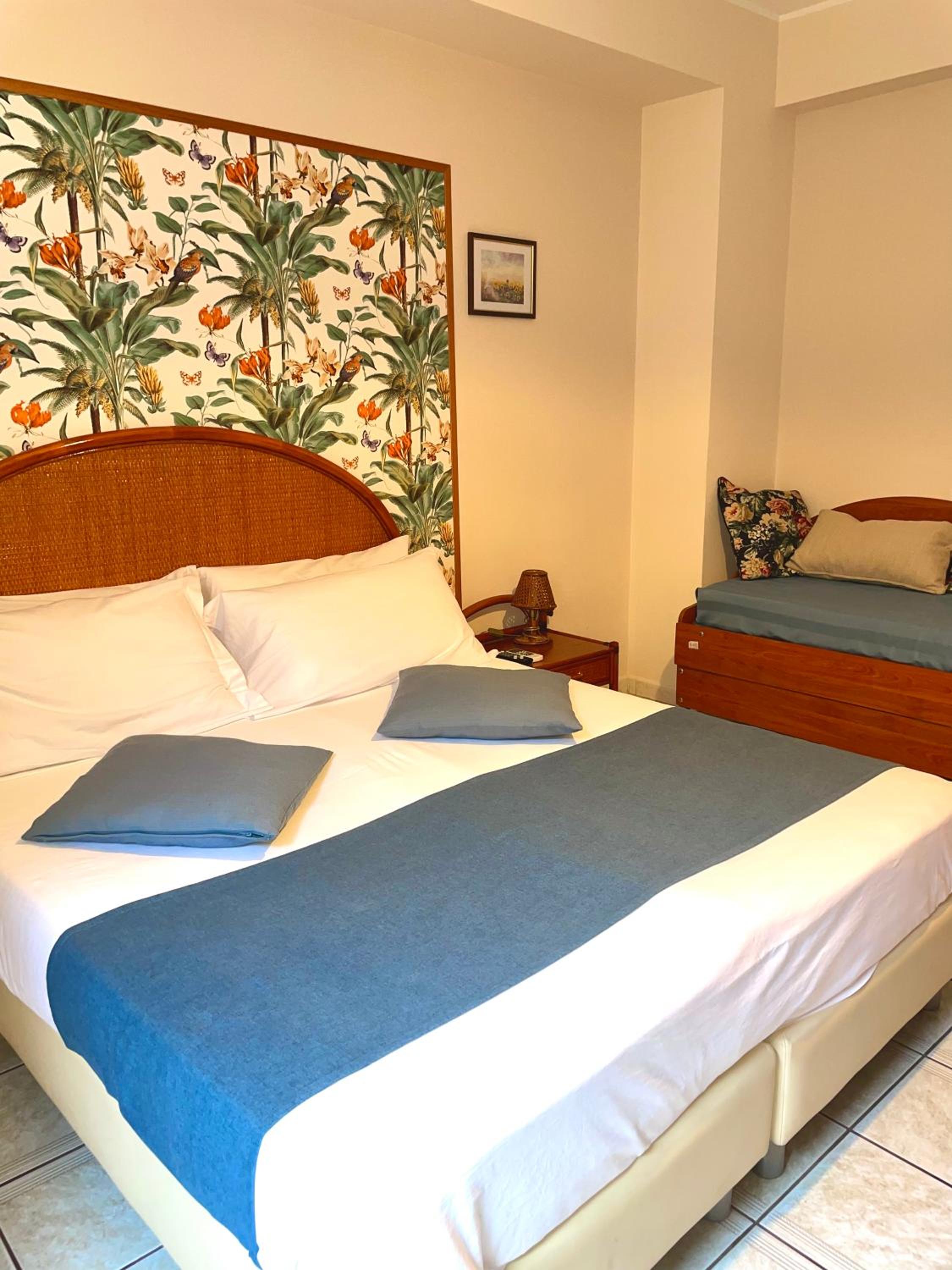 Double Room - Photo 2